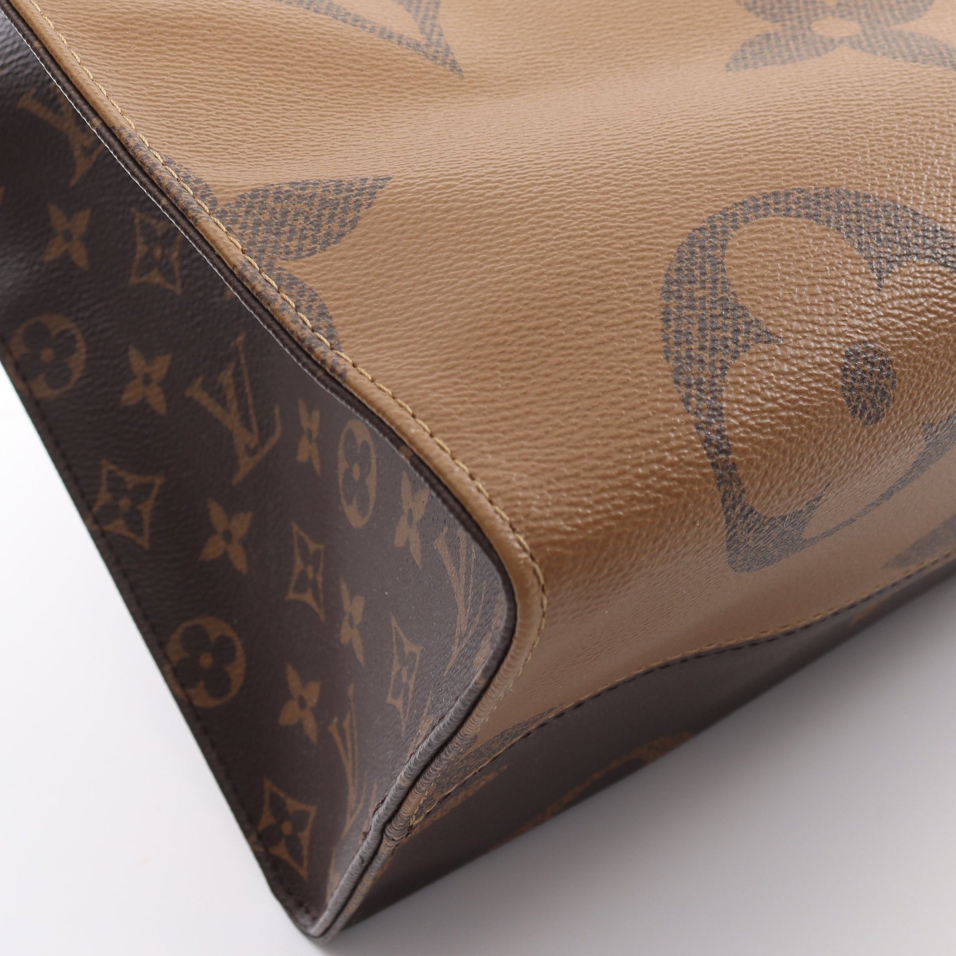 オンザゴーGM モノグラムジャイアント リバース ショルダーバッグ トートバッグ PVC ブラウン ベージュ 2WAY ルイヴィトン バッグ LOUIS VUITTON