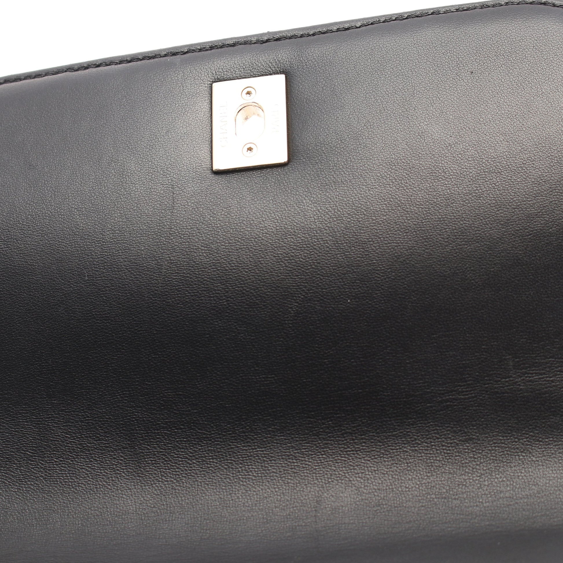 マトラッセ チェーンショルダーバッグ メタルハンドル ラムスキン ブラック ゴールド金具 2WAY シャネル バッグ CHANEL