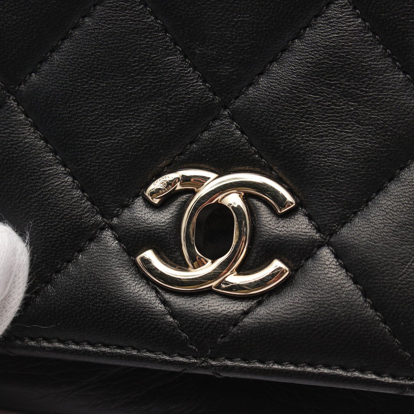 マトラッセ チェーンショルダーバッグ メタルハンドル ラムスキン ブラック ゴールド金具 2WAY シャネル バッグ CHANEL
