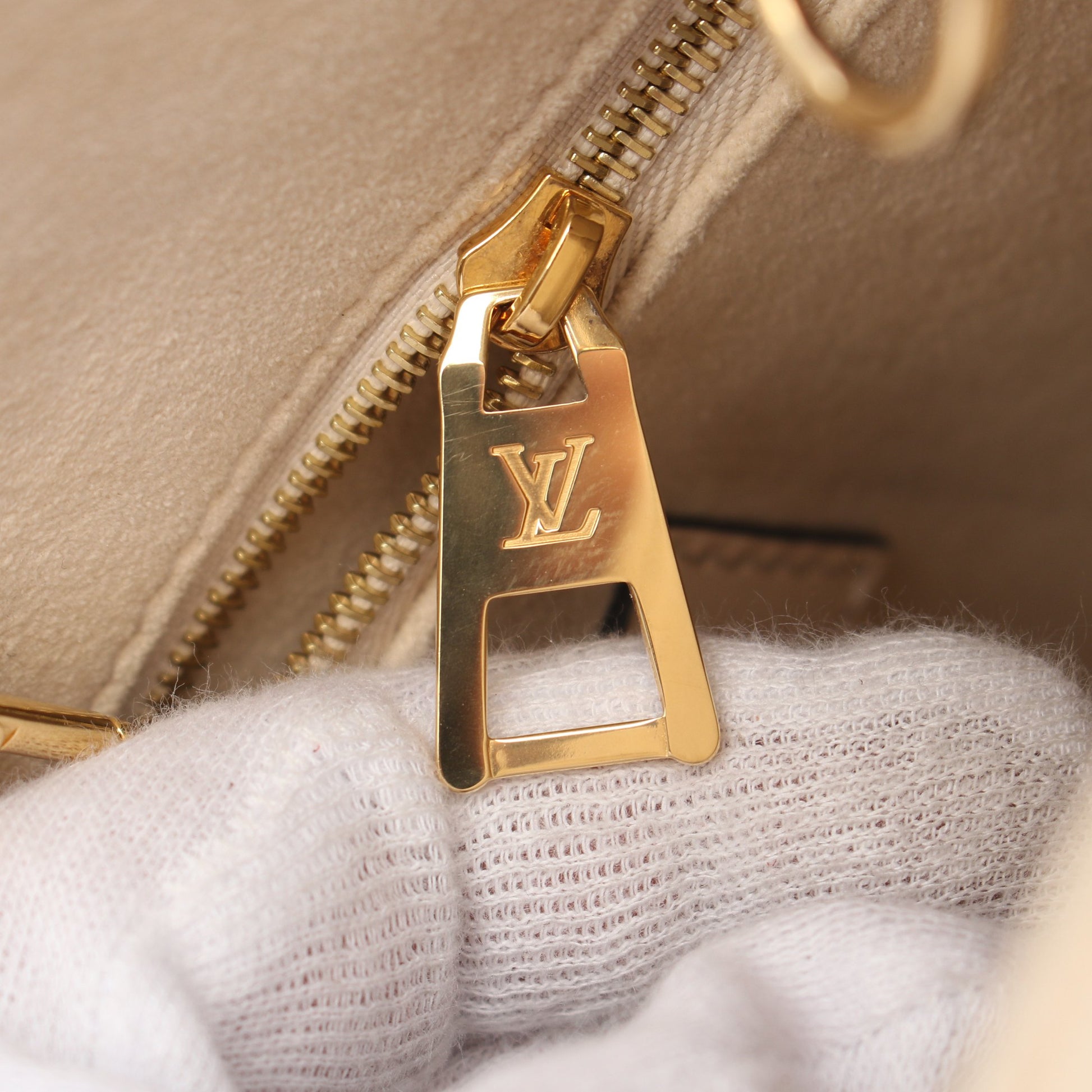 オンザゴーPM モノグラムアンプラント クレーム ハンドバッグ レザー アイボリー 2WAY ルイヴィトン バッグ LOUIS VUITTON