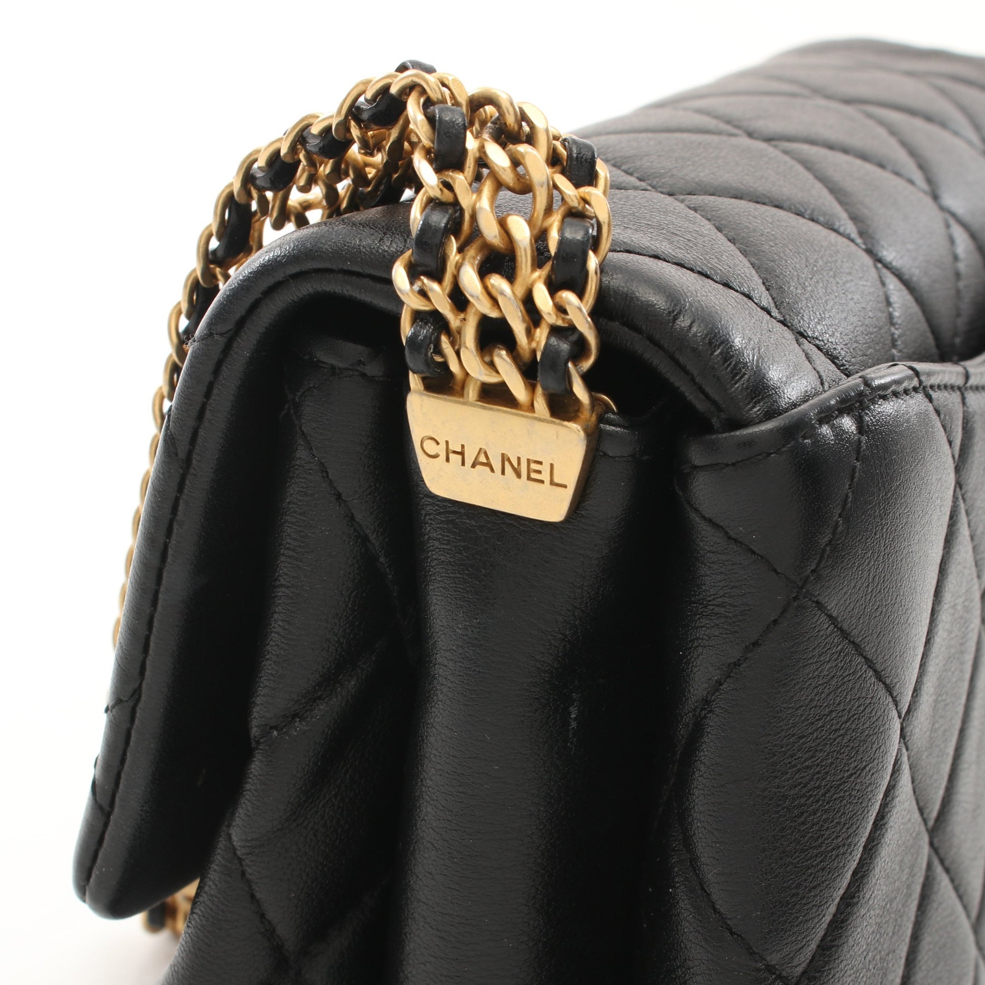 マトラッセ チェーンショルダーバッグ ラムスキン ブラック ゴールド金具 シャネル バッグ CHANEL