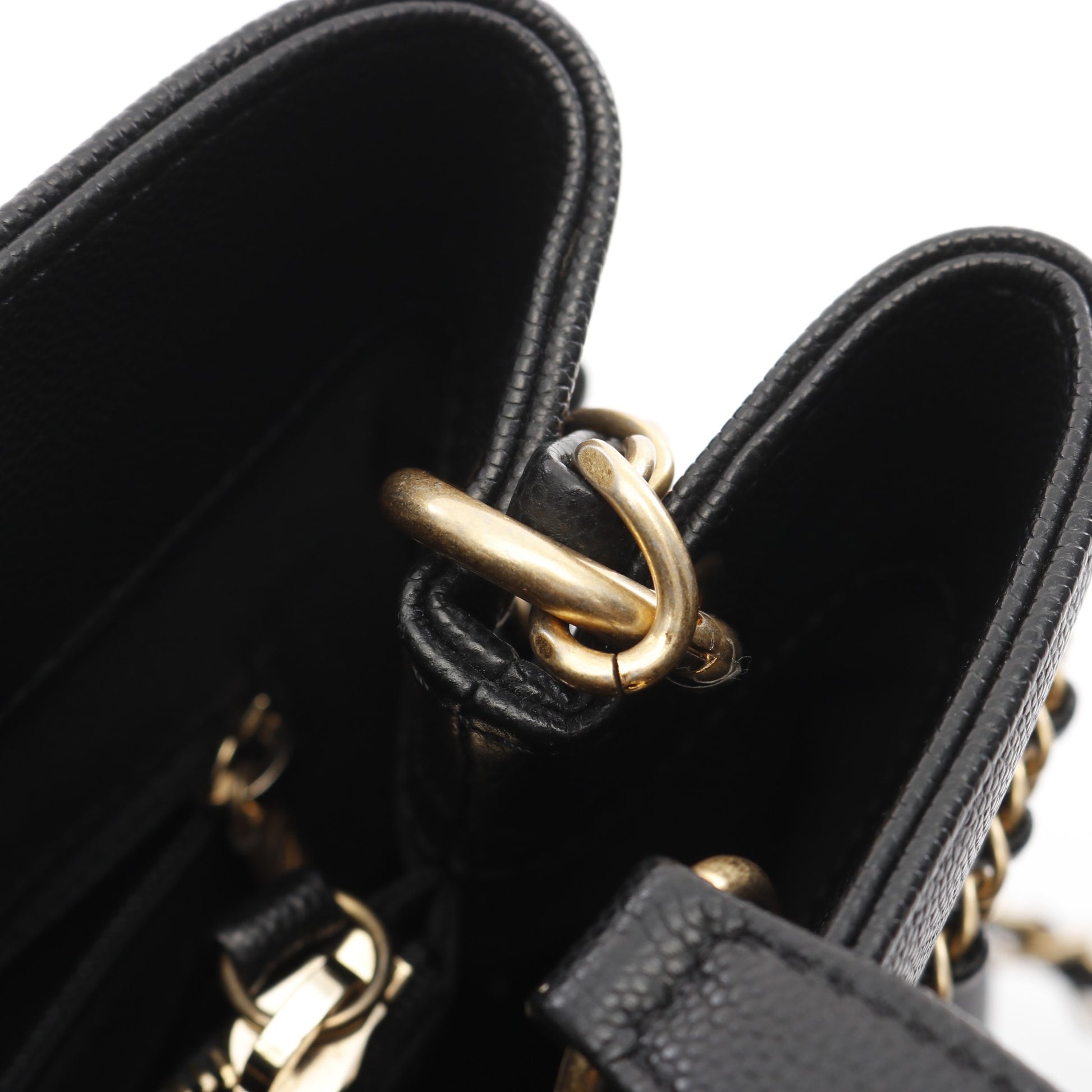 ココマーク マトラッセ チェーンショルダーバッグ レザー キャビアスキン ブラック ゴールド金具 2WAY シャネル バッグ CHANEL