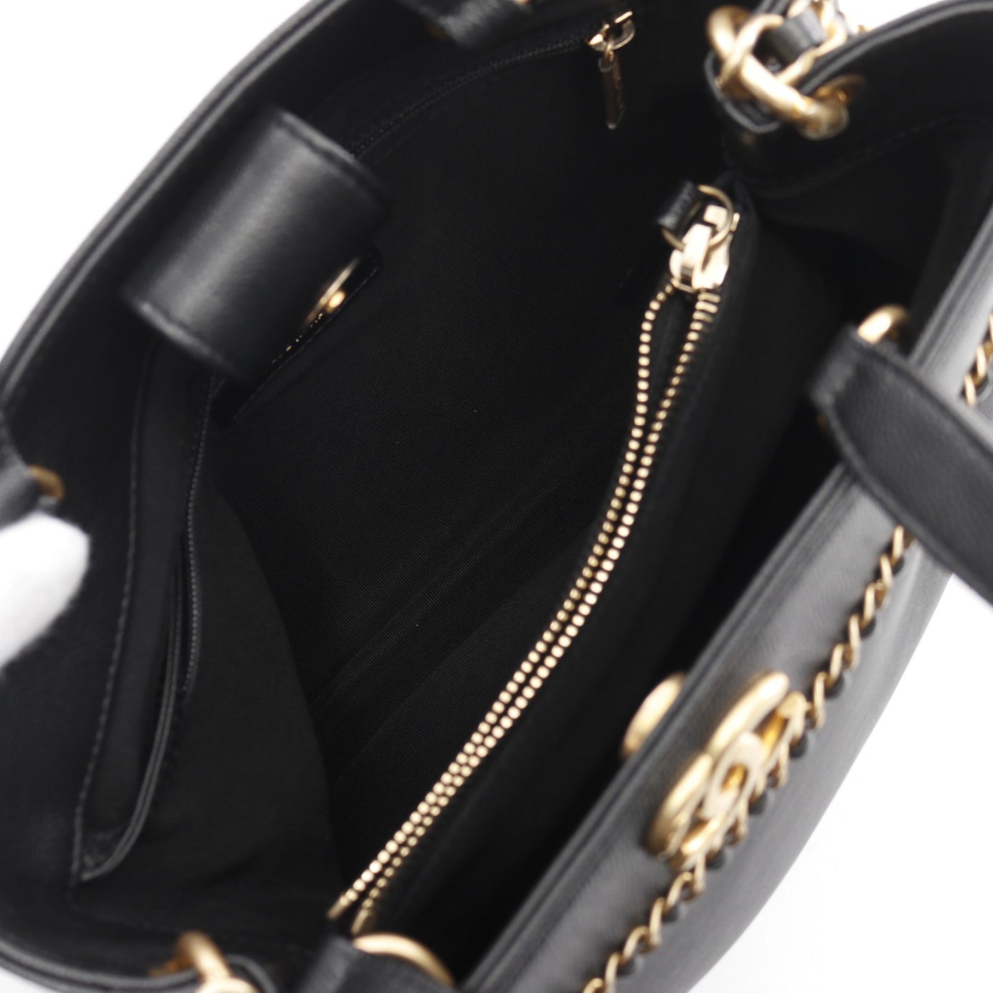 ココマーク マトラッセ チェーンショルダーバッグ レザー キャビアスキン ブラック ゴールド金具 2WAY シャネル バッグ CHANEL