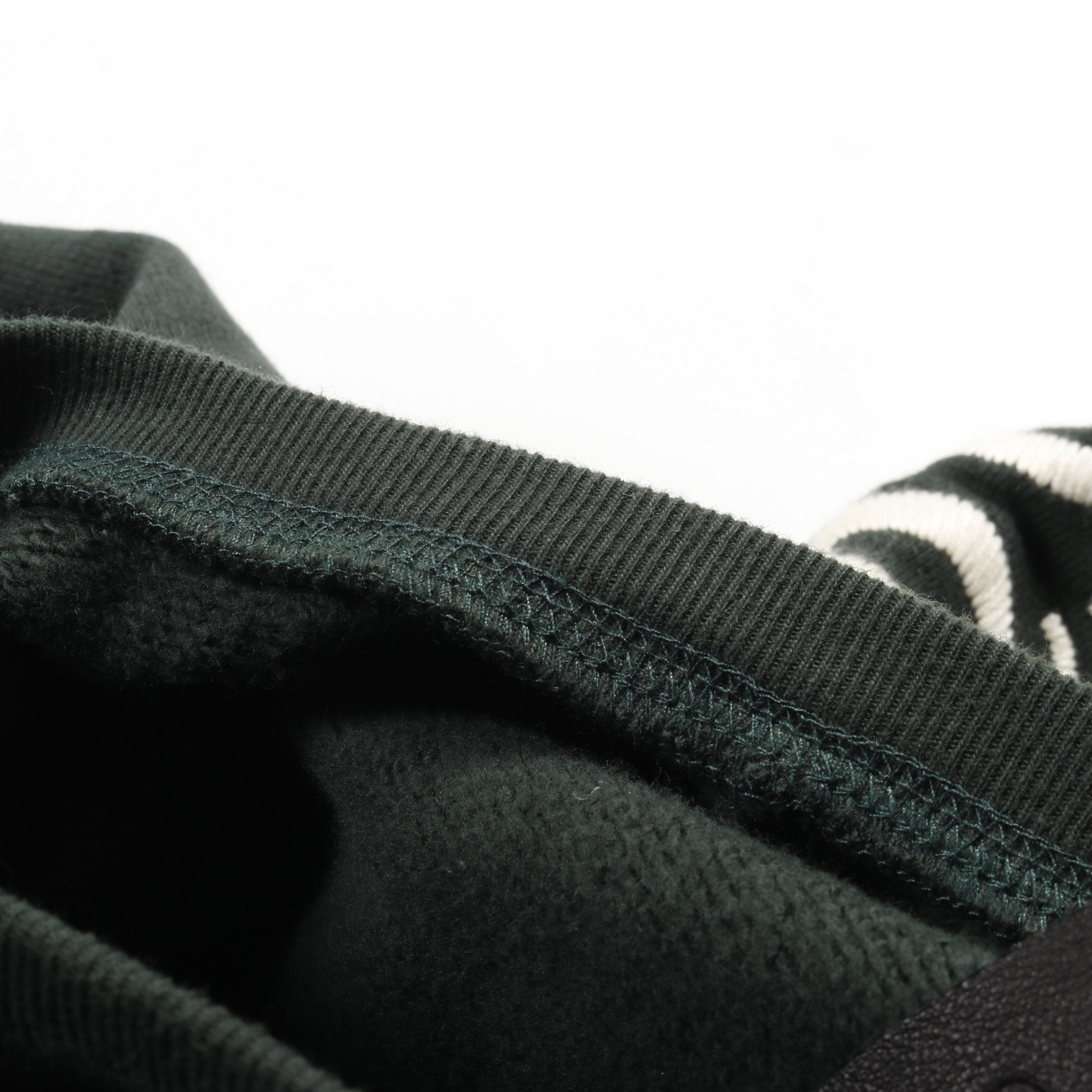 SLO RIDE クロスパッチ付き スウェットシャツ クルーネック ロゴ刺繍