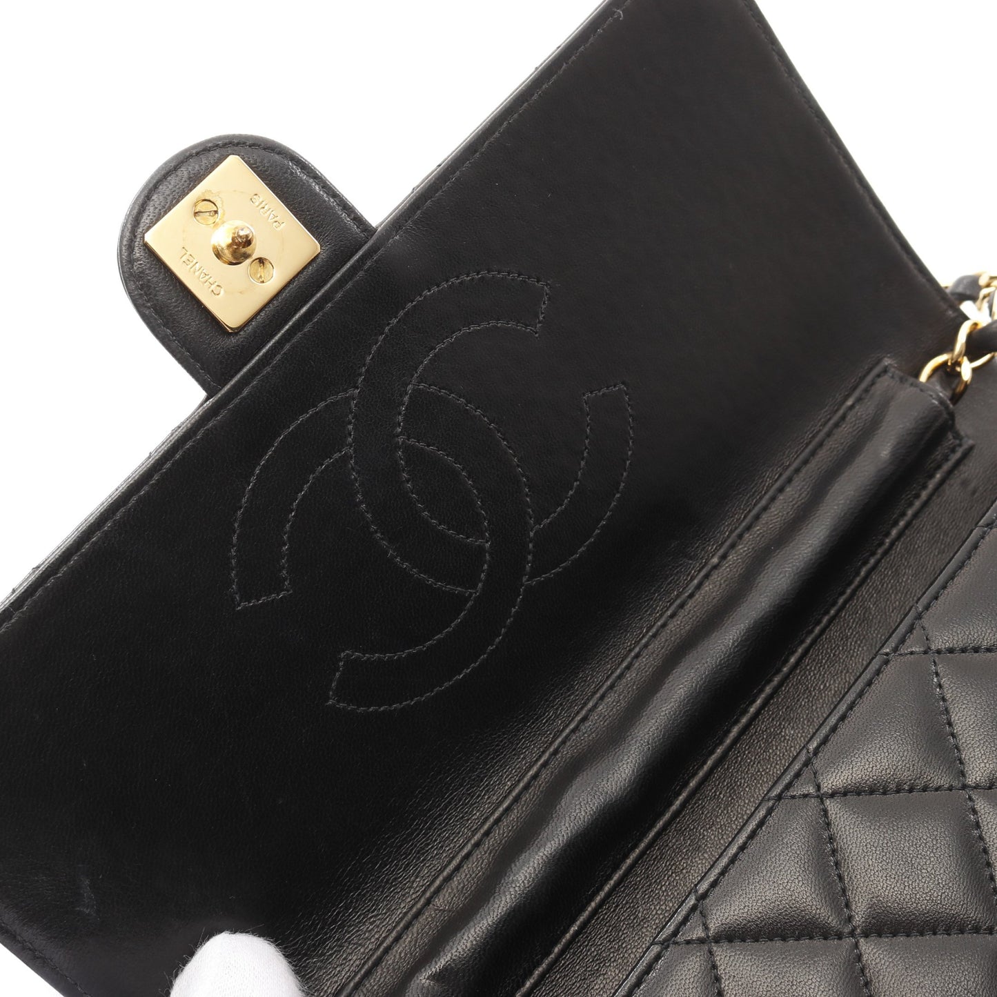 マトラッセ チェーンショルダーバッグ ラムスキン ブラック ゴールド金具 プッシュロック シャネル バッグ CHANEL