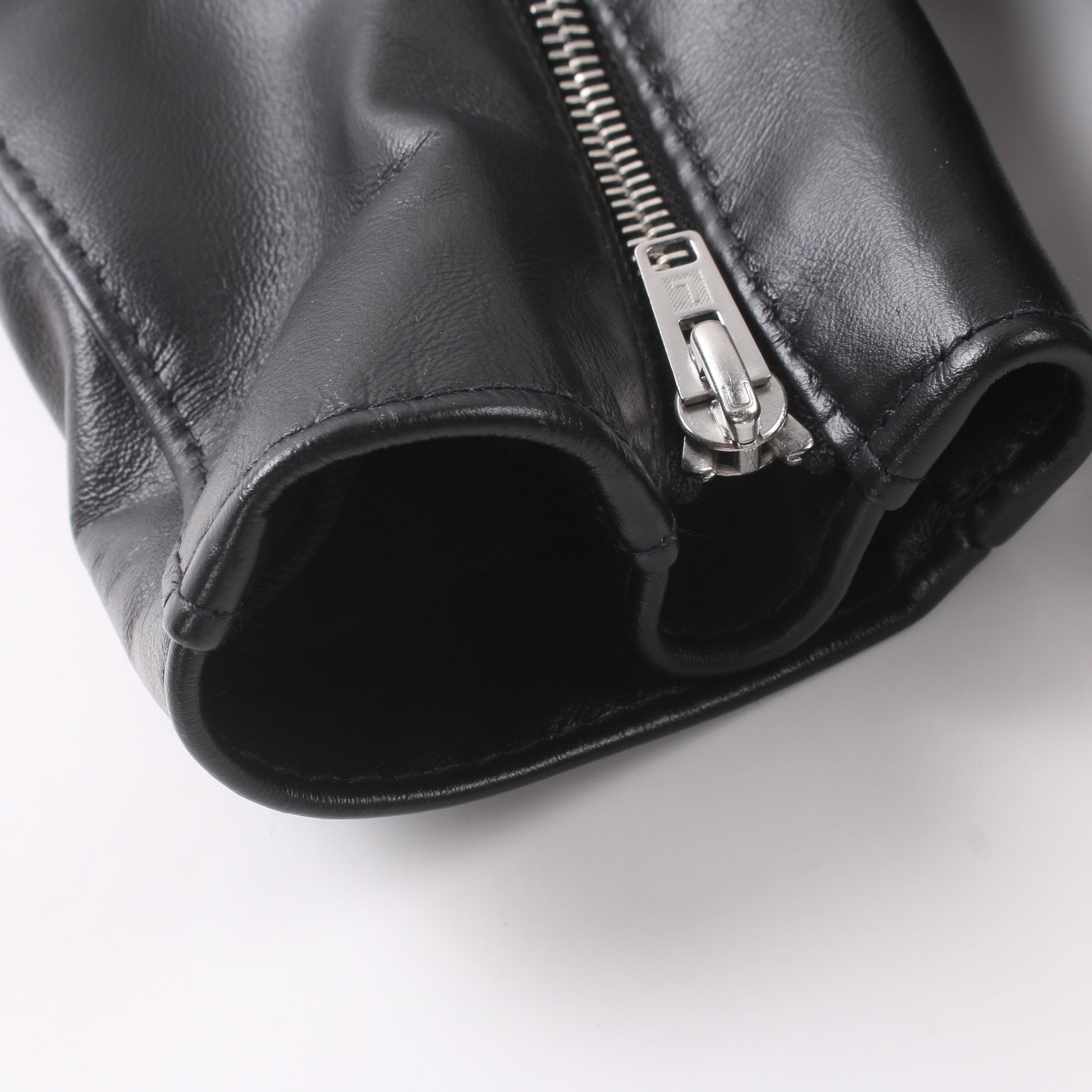 GENIUS 7 FRAGMENT HIROSHI FUJIWARA × Lewis Leathers DWAYNE レザージャケット ライダースジャケット レザー ブラック モンクレール アウター MONCLER