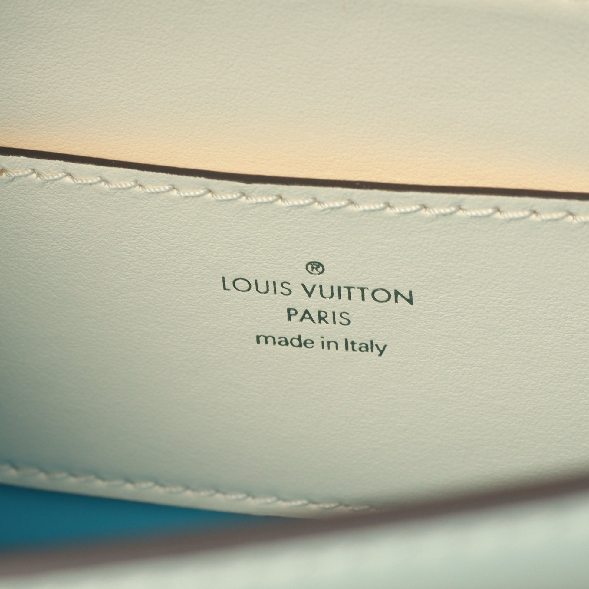 LV PONT 9 LVポンヌフ クレーム ショルダーバッグ レザー アイボリー ルイヴィトン バッグ LOUIS VUITTON