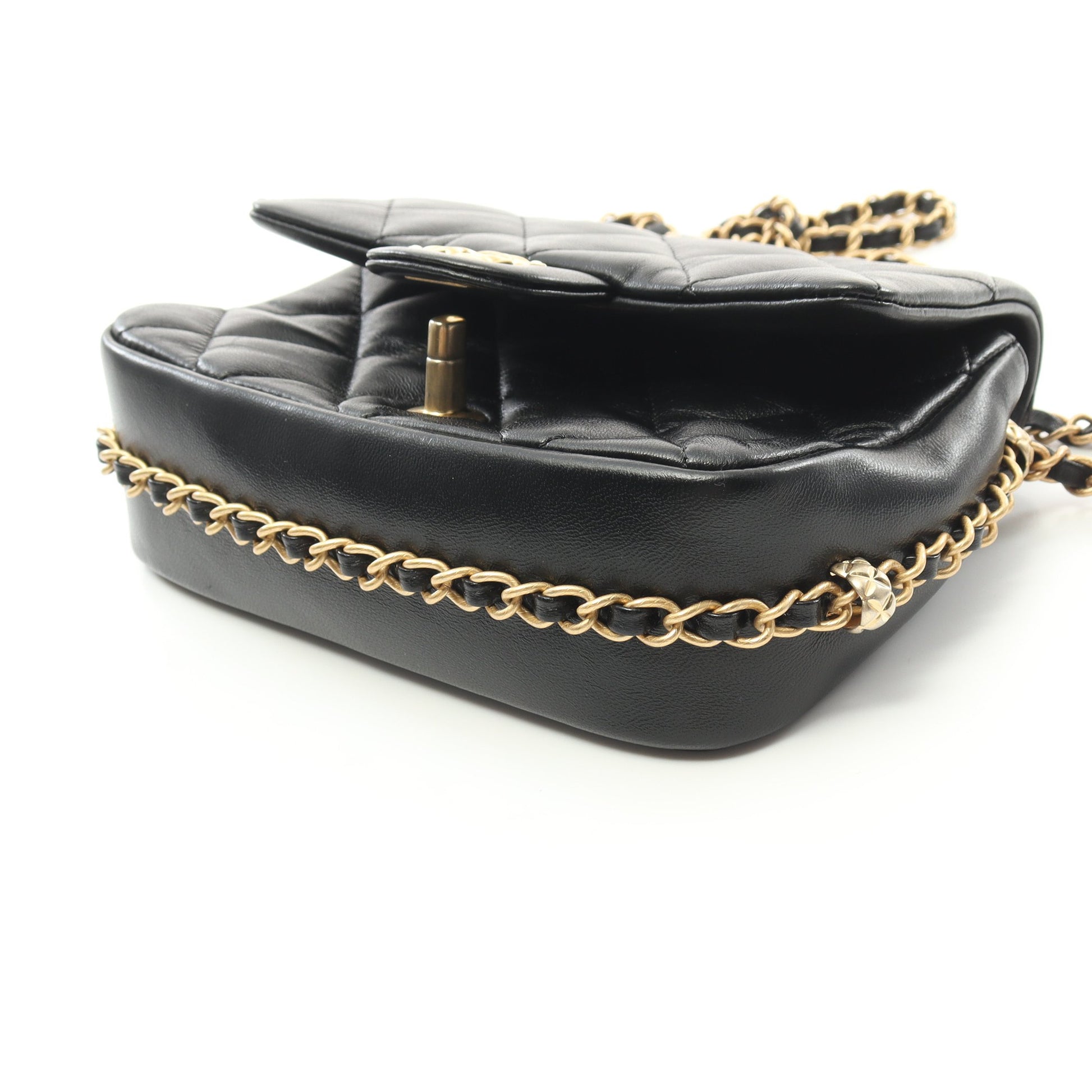 マトラッセ チェーンショルダーバッグ ラムスキン ブラック ゴールド金具 シャネル バッグ CHANEL