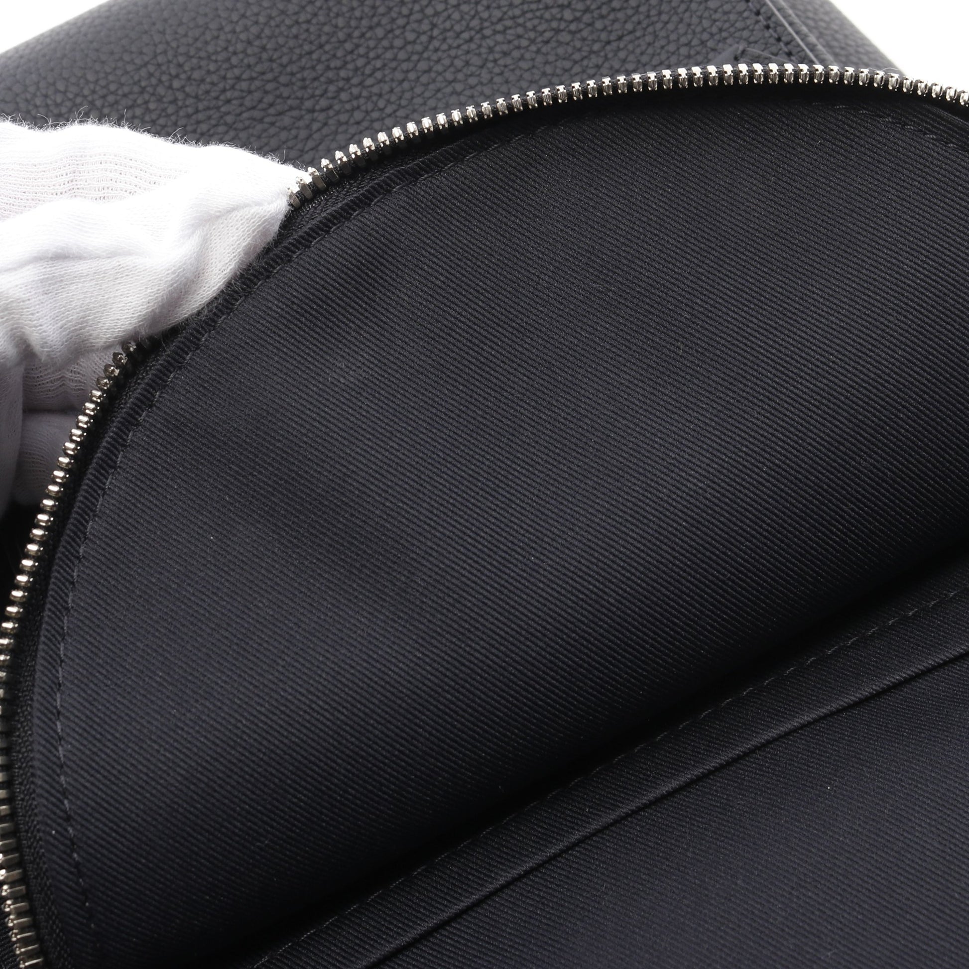 パイロット スリングバッグ LV アエログラム アンクル ボディバッグ レザー ダークネイビー ルイヴィトン バッグ LOUIS VUITTON