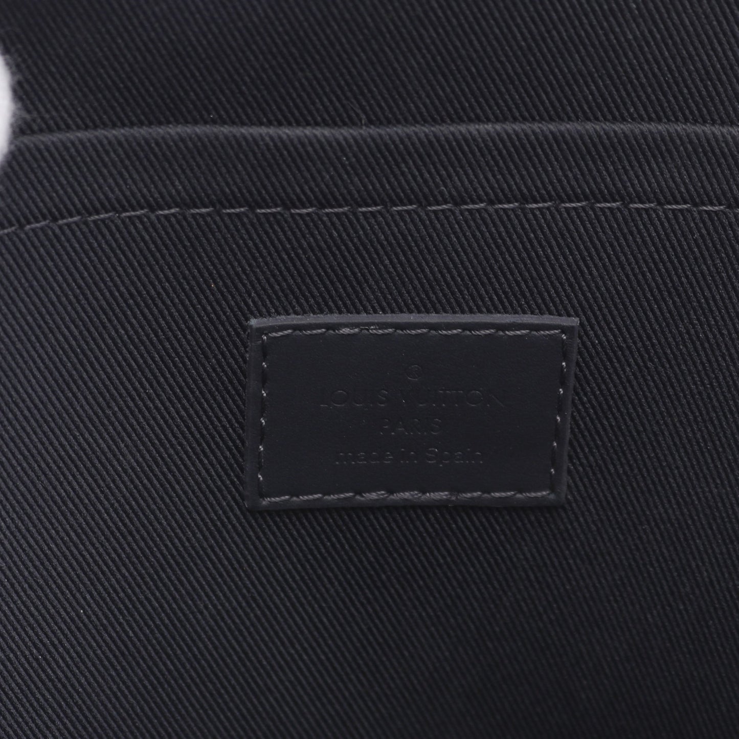 パイロット スリングバッグ LV アエログラム アンクル ボディバッグ レザー ダークネイビー ルイヴィトン バッグ LOUIS VUITTON