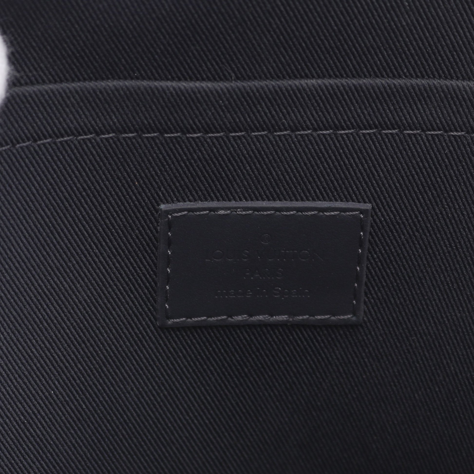 パイロット スリングバッグ LV アエログラム アンクル ボディバッグ レザー ダークネイビー ルイヴィトン バッグ LOUIS VUITTON