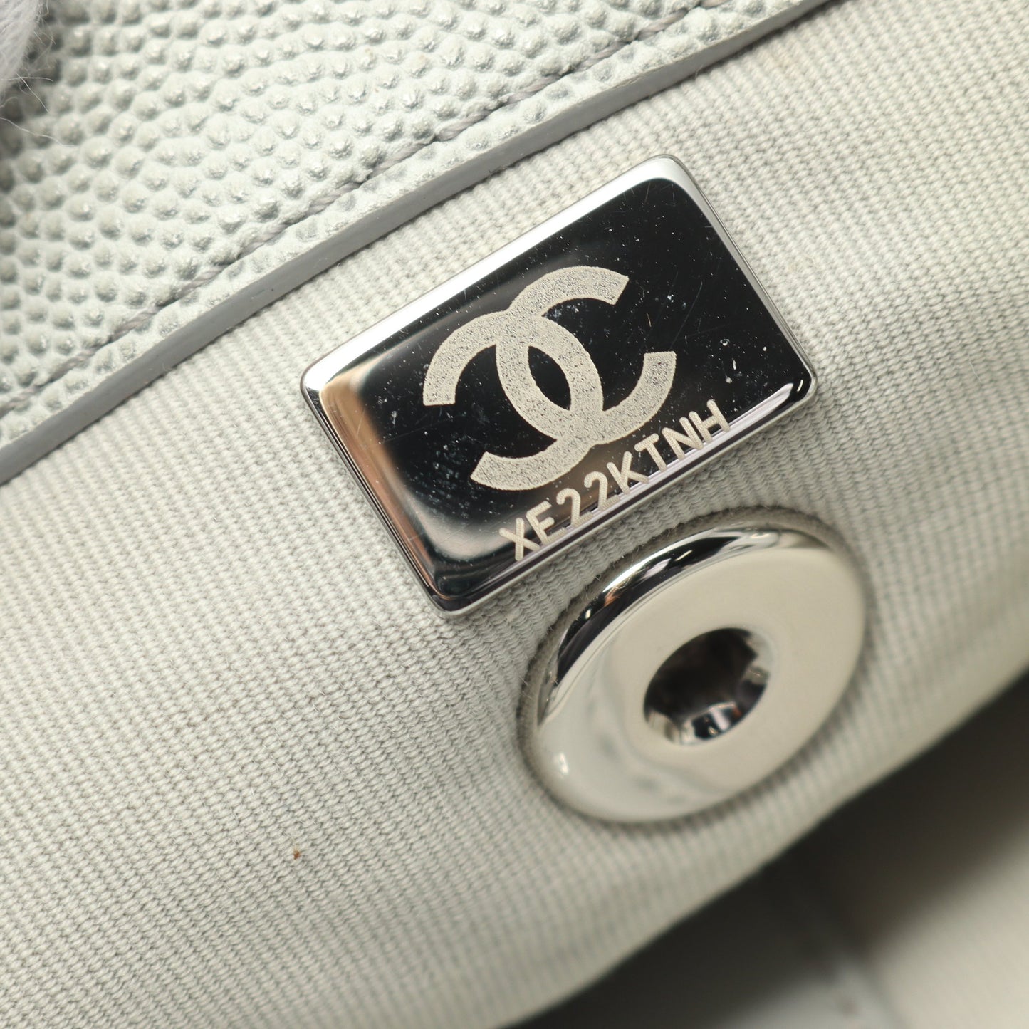 マトラッセ バックパック リュックサック キャビアスキン グレー シルバー金具 シャネル バッグ CHANEL