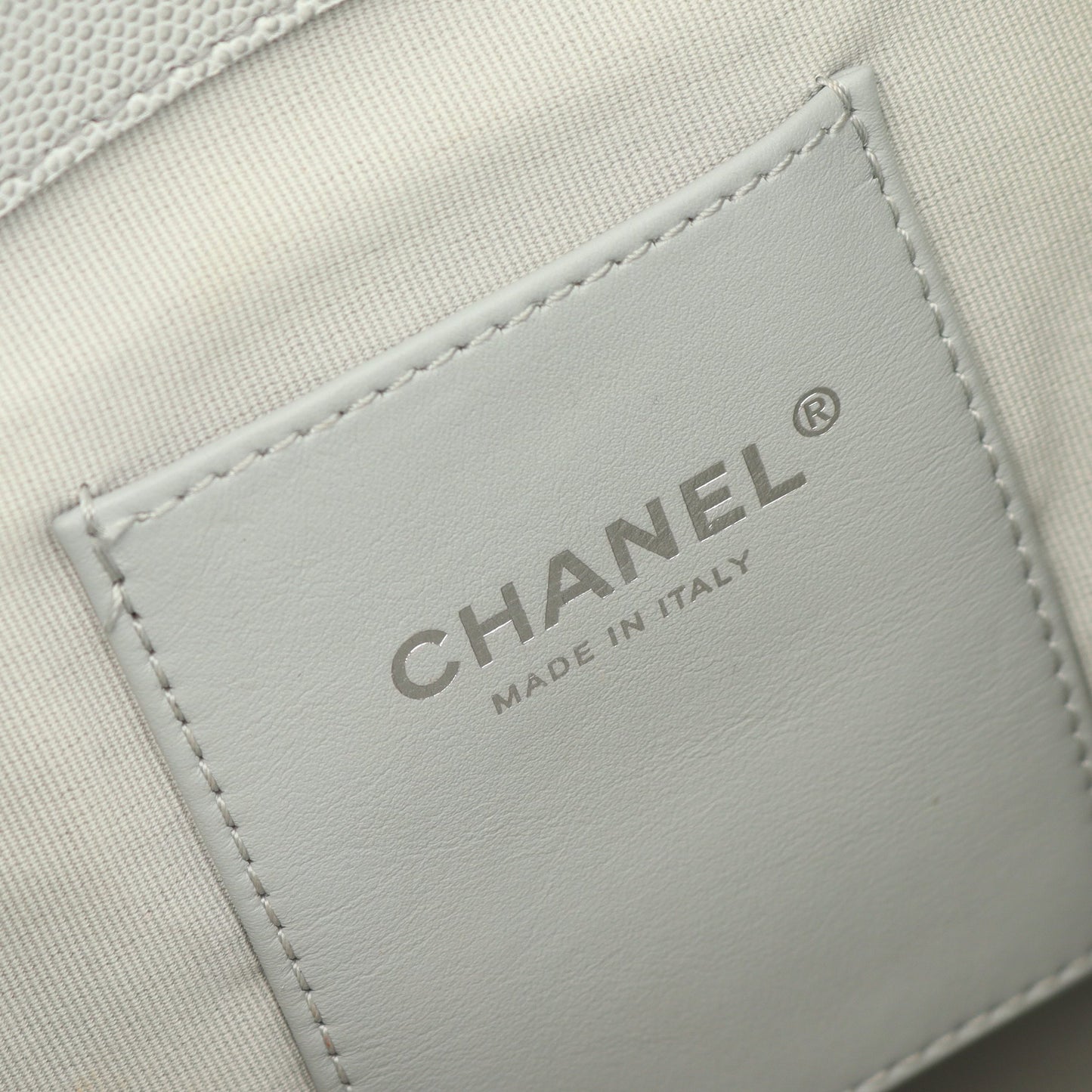 マトラッセ バックパック リュックサック キャビアスキン グレー シルバー金具 シャネル バッグ CHANEL