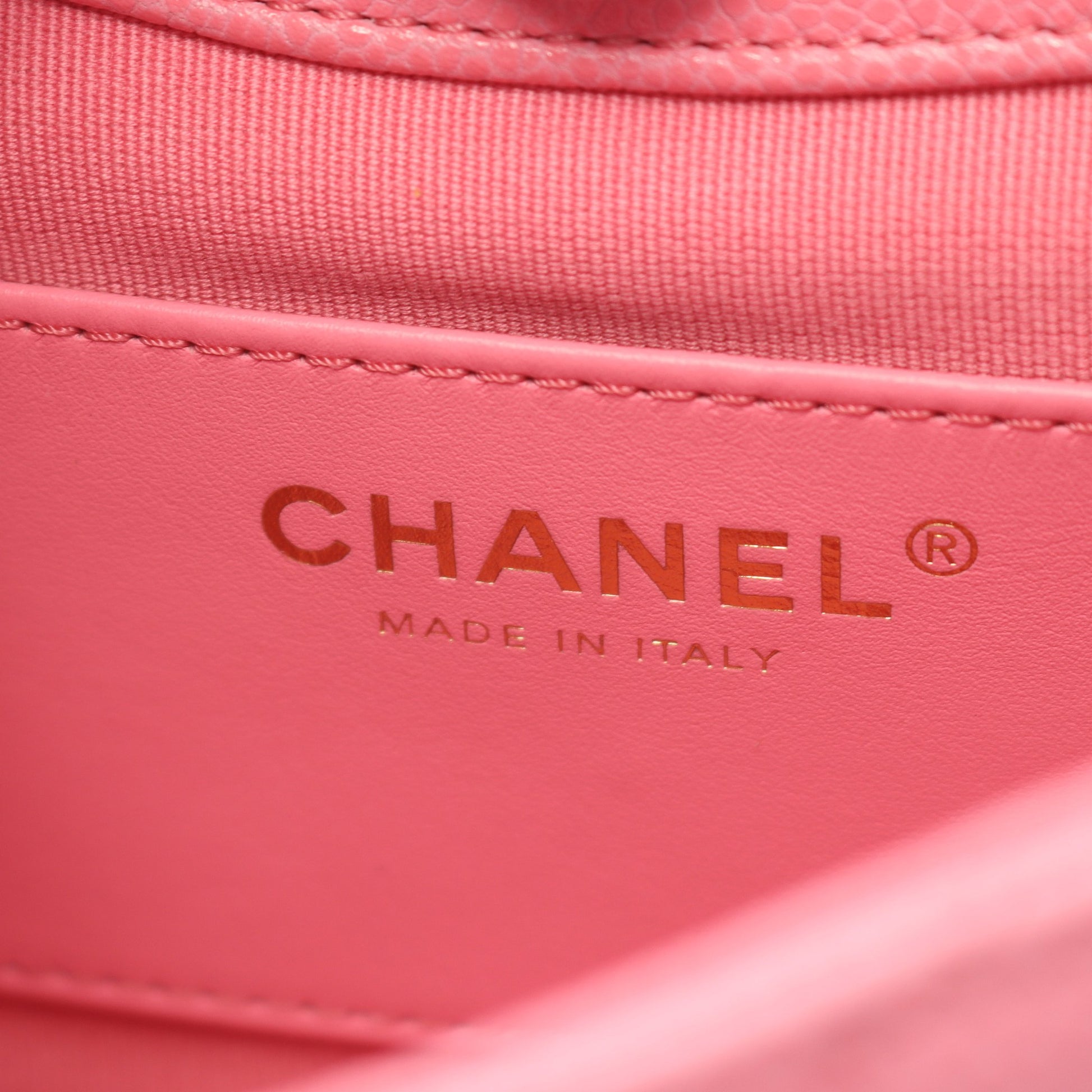 マトラッセ ミニ メッセンジャー チェーンショルダーバッグ キャビアスキン ピンク ゴールド金具 シャネル バッグ CHANEL
