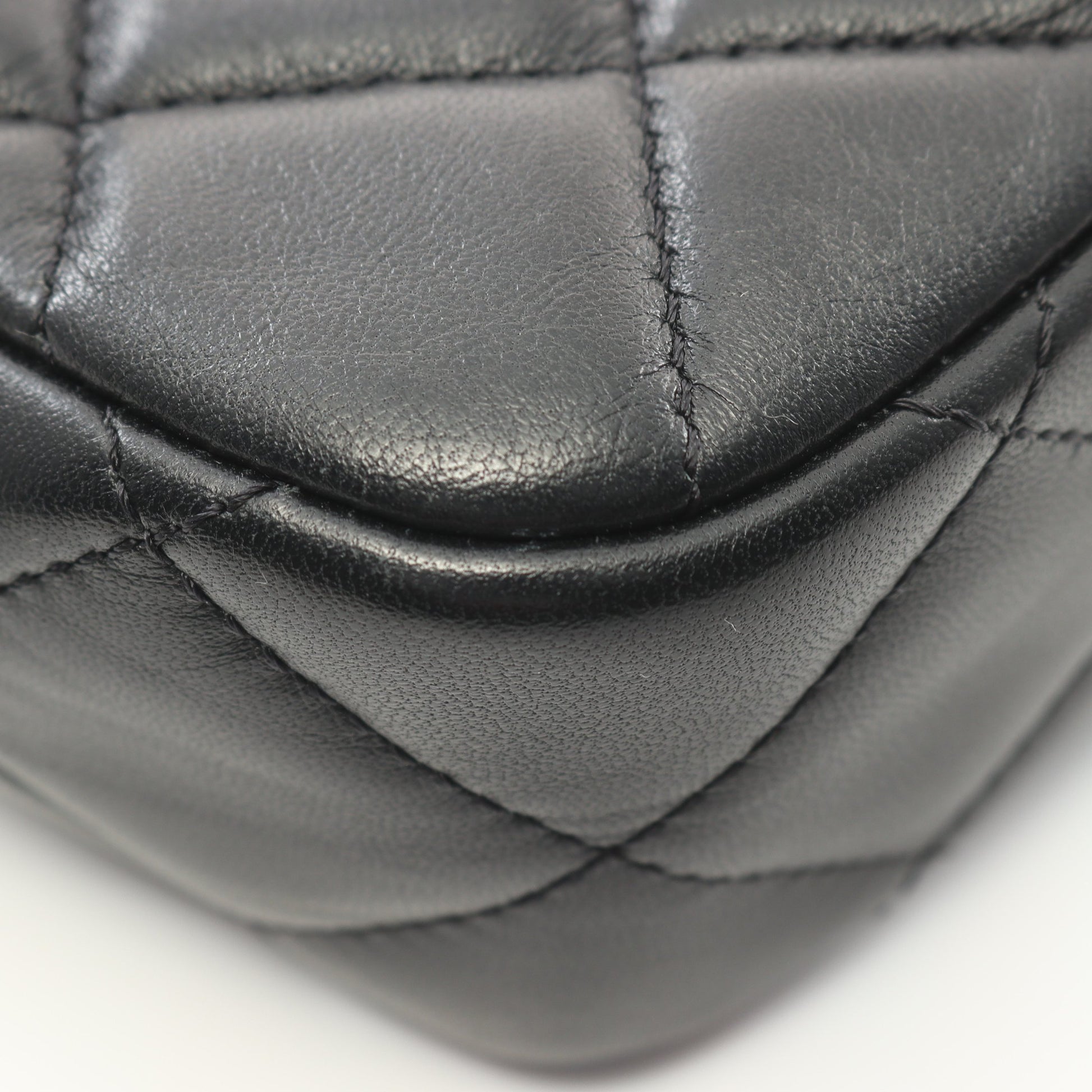 マトラッセ フェイクパール チェーンショルダーバッグ ラムスキン ブラック ゴールド金具 シャネル バッグ CHANEL