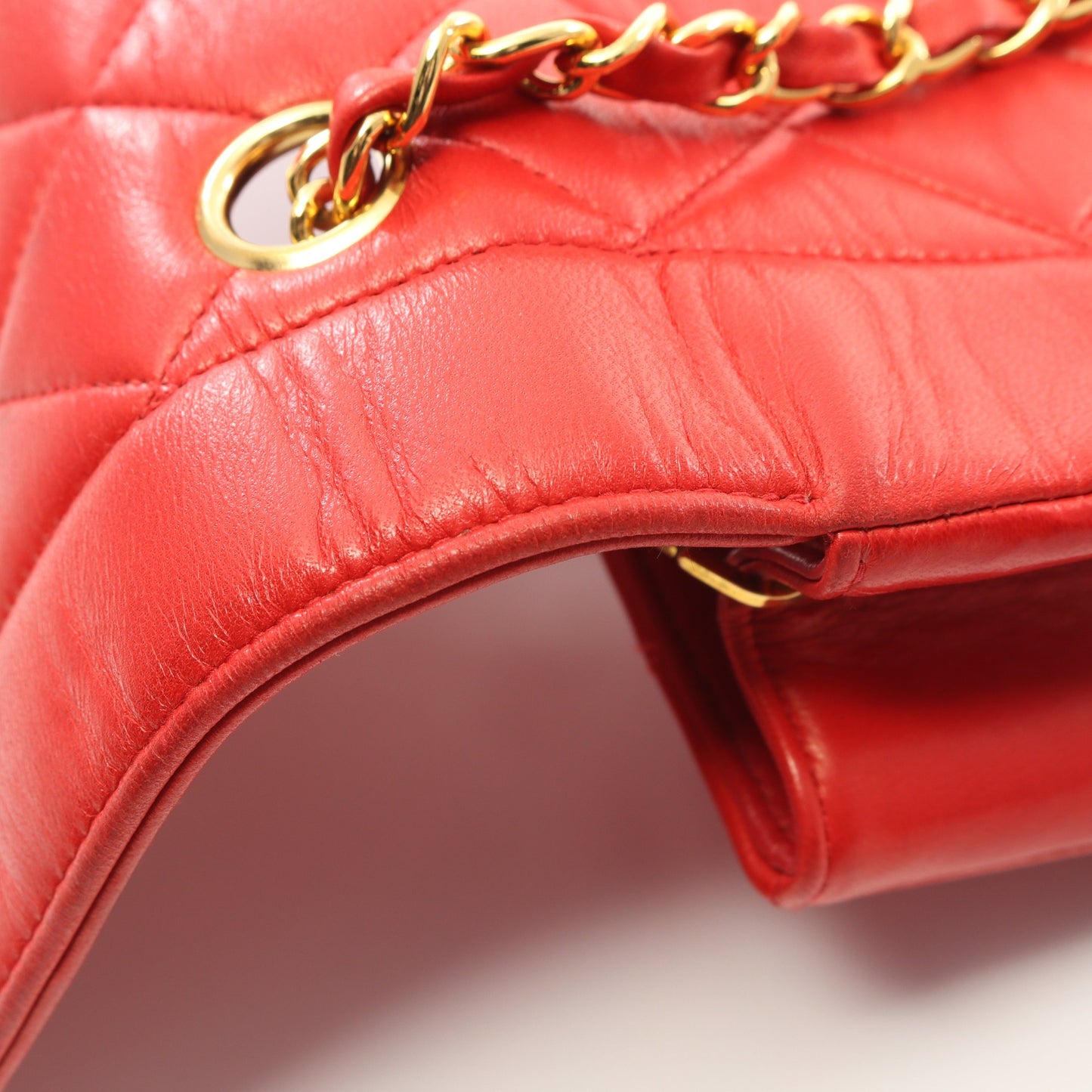 マトラッセ ダイアナフラップ チェーンショルダーバッグ ラムスキン レッド ゴールド金具 シャネル バッグ CHANEL