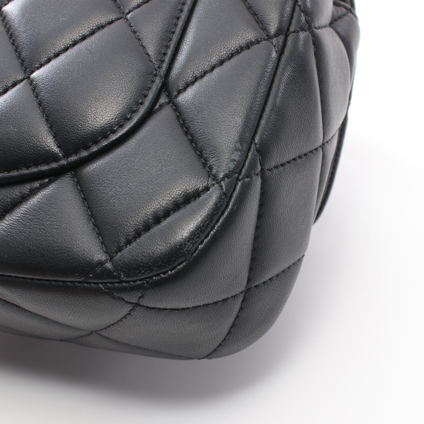 ミニマトラッセ チェーンショルダーバッグ ラムスキン ブラック ゴールド金具 シャネル バッグ CHANEL