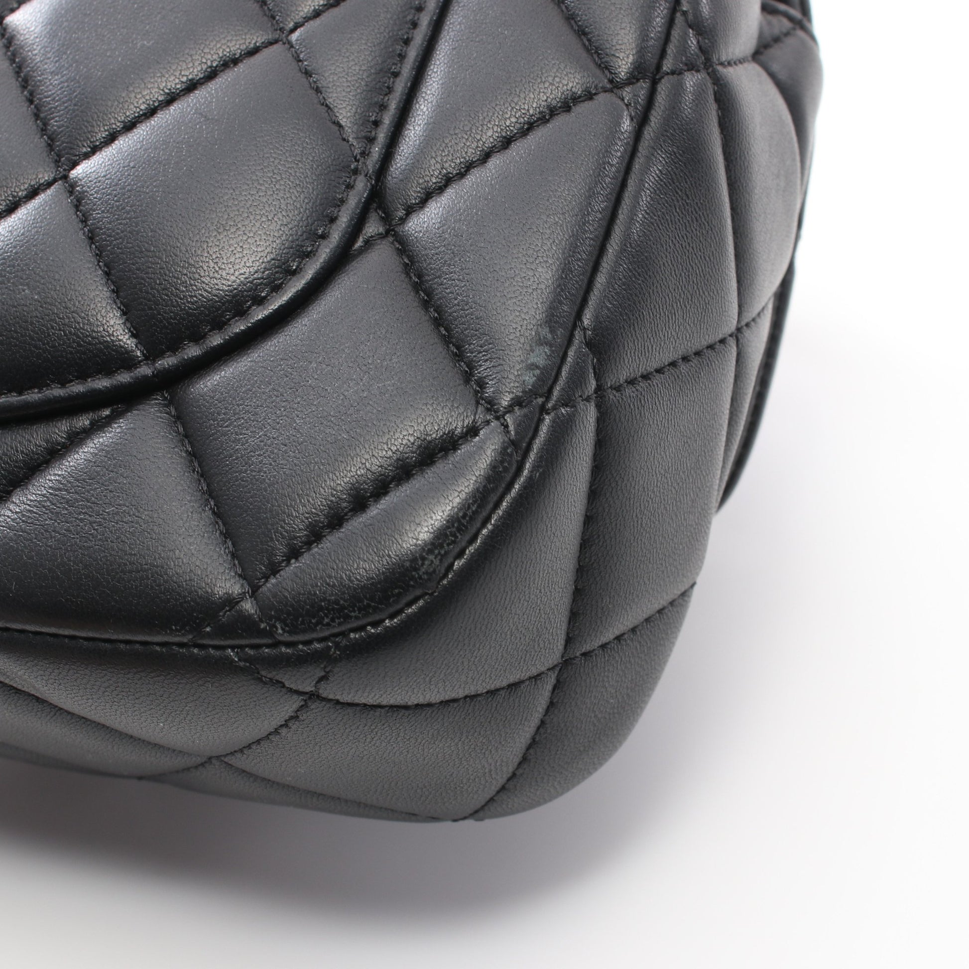ミニマトラッセ チェーンショルダーバッグ ラムスキン ブラック ゴールド金具 シャネル バッグ CHANEL