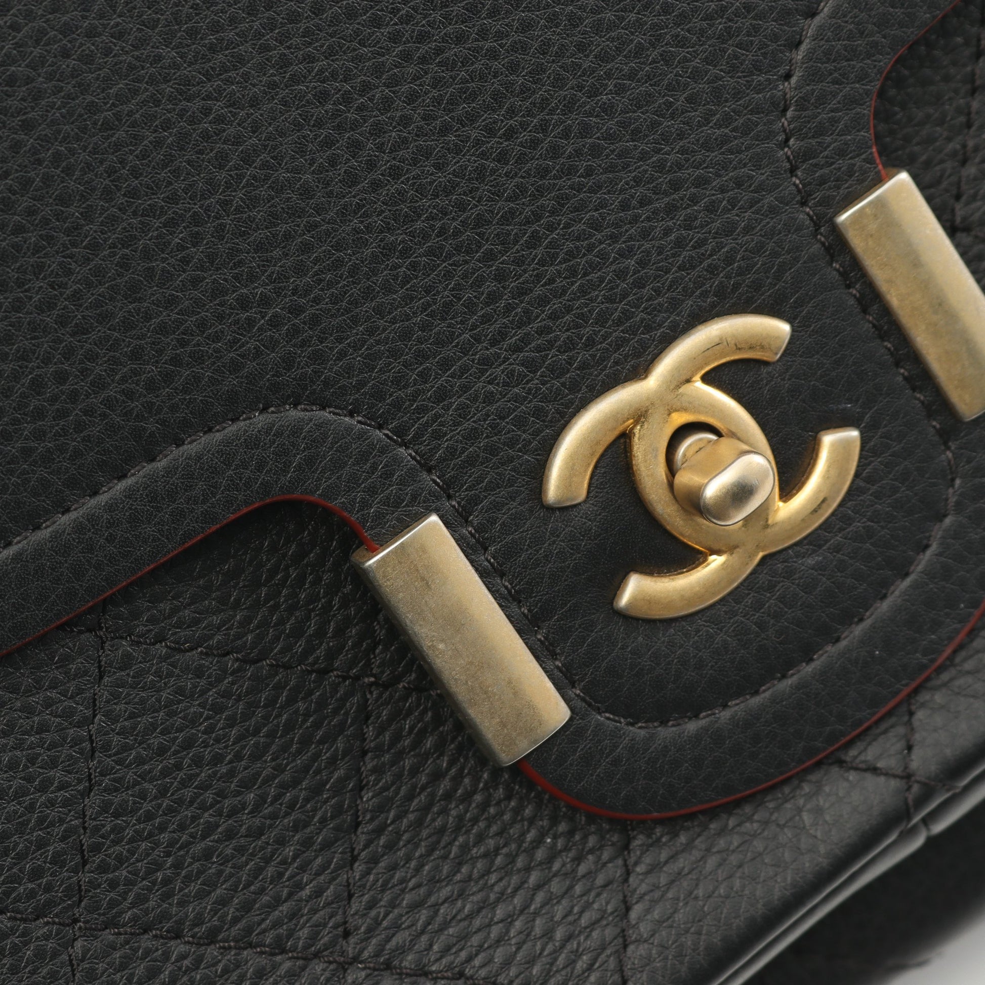 マトラッセ チェーンショルダーバッグ チェーントートバッグ レザー ブラック ゴールド金具 シャネル バッグ CHANEL
