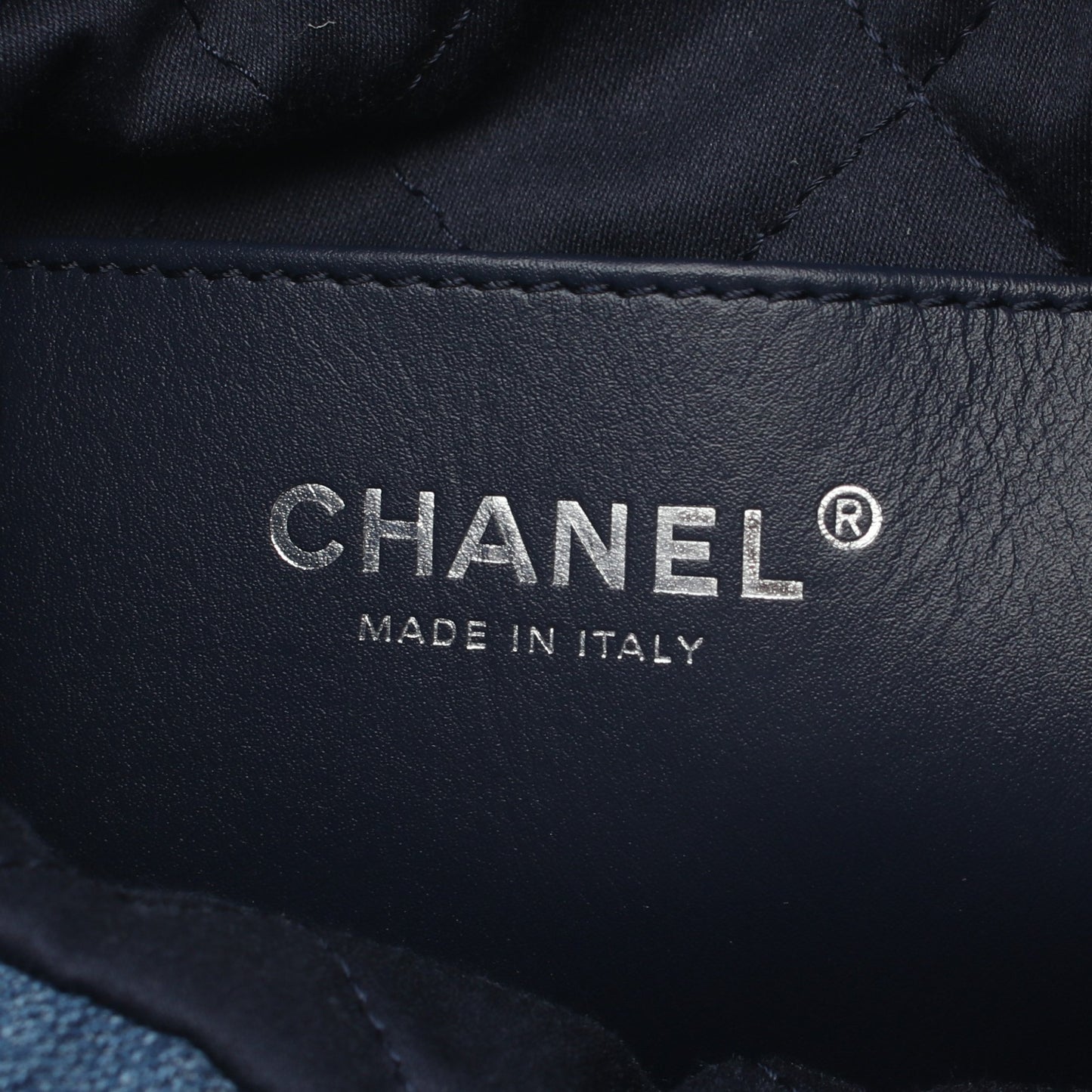 CHANEL 22 ミニ チェーンショルダーバッグ デニム ブルー シルバー金具 シャネル バッグ CHANEL