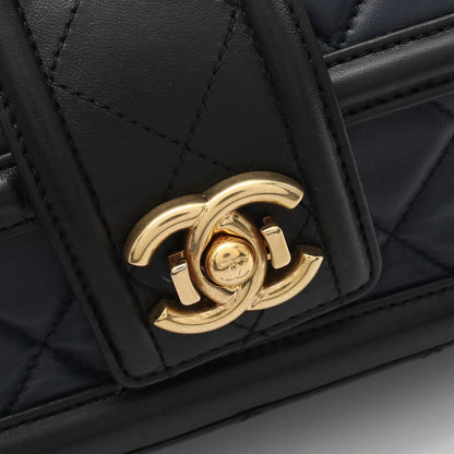 マトラッセ チェーンショルダーバッグ ラムスキン ネイビー ブラック ゴールド金具 シャネル バッグ CHANEL