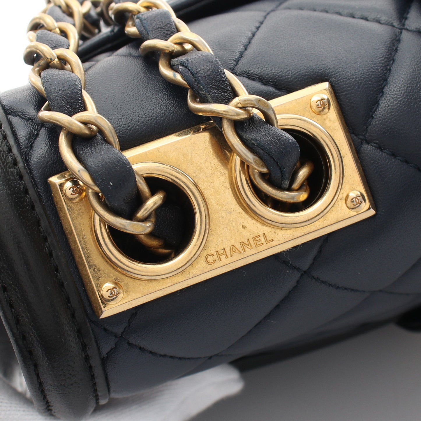 マトラッセ チェーンショルダーバッグ ラムスキン ネイビー ブラック ゴールド金具 シャネル バッグ CHANEL