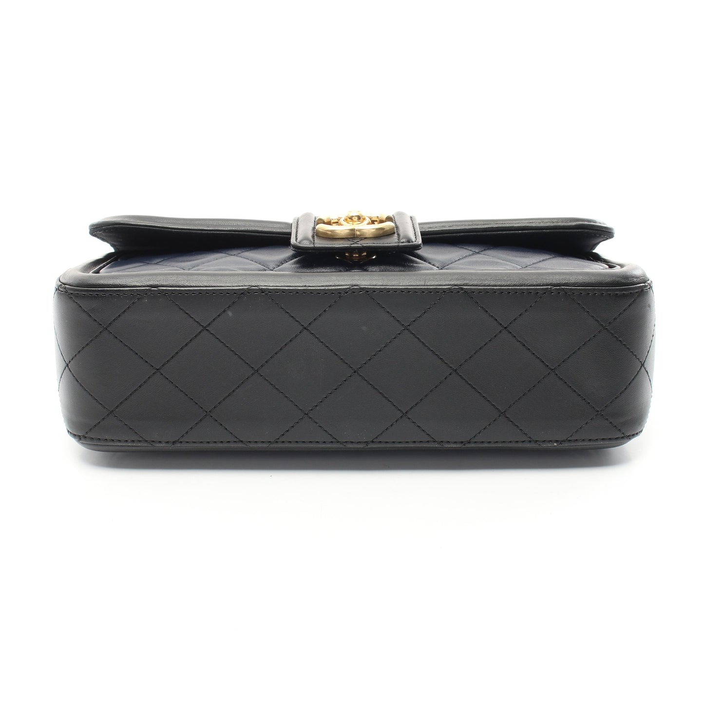 マトラッセ チェーンショルダーバッグ ラムスキン ネイビー ブラック ゴールド金具 シャネル バッグ CHANEL