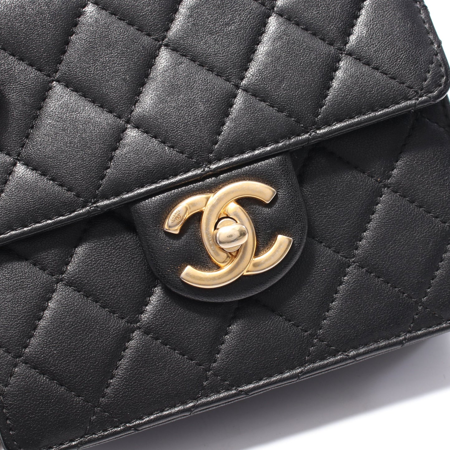 マトラッセ パール チェーンショルダーバッグ ラムスキン ブラック ゴールド金具 シャネル バッグ CHANEL