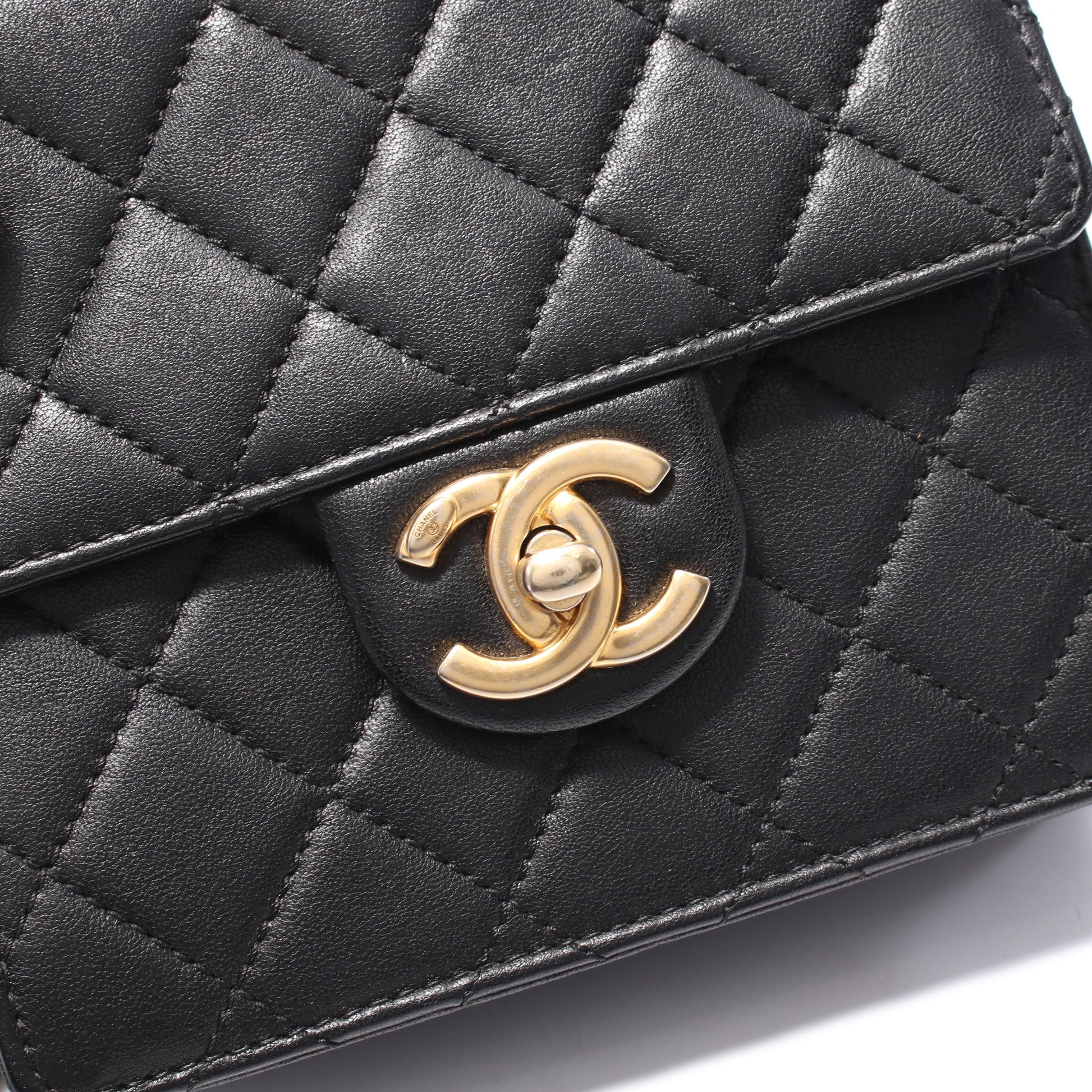 マトラッセ パール チェーンショルダーバッグ ラムスキン ブラック ゴールド金具 シャネル バッグ CHANEL