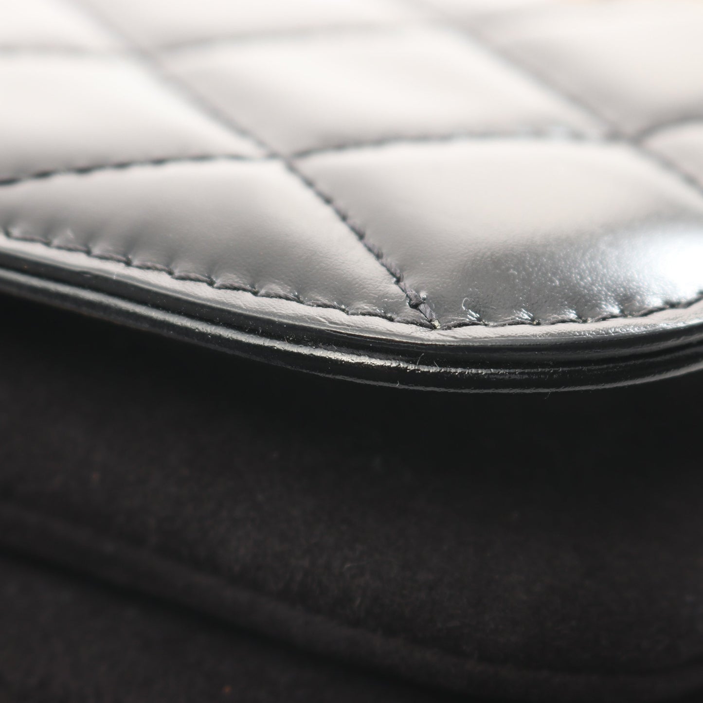マトラッセ ショルダーバッグ レザー スエード ブラック ゴールド金具 シャネル バッグ CHANEL