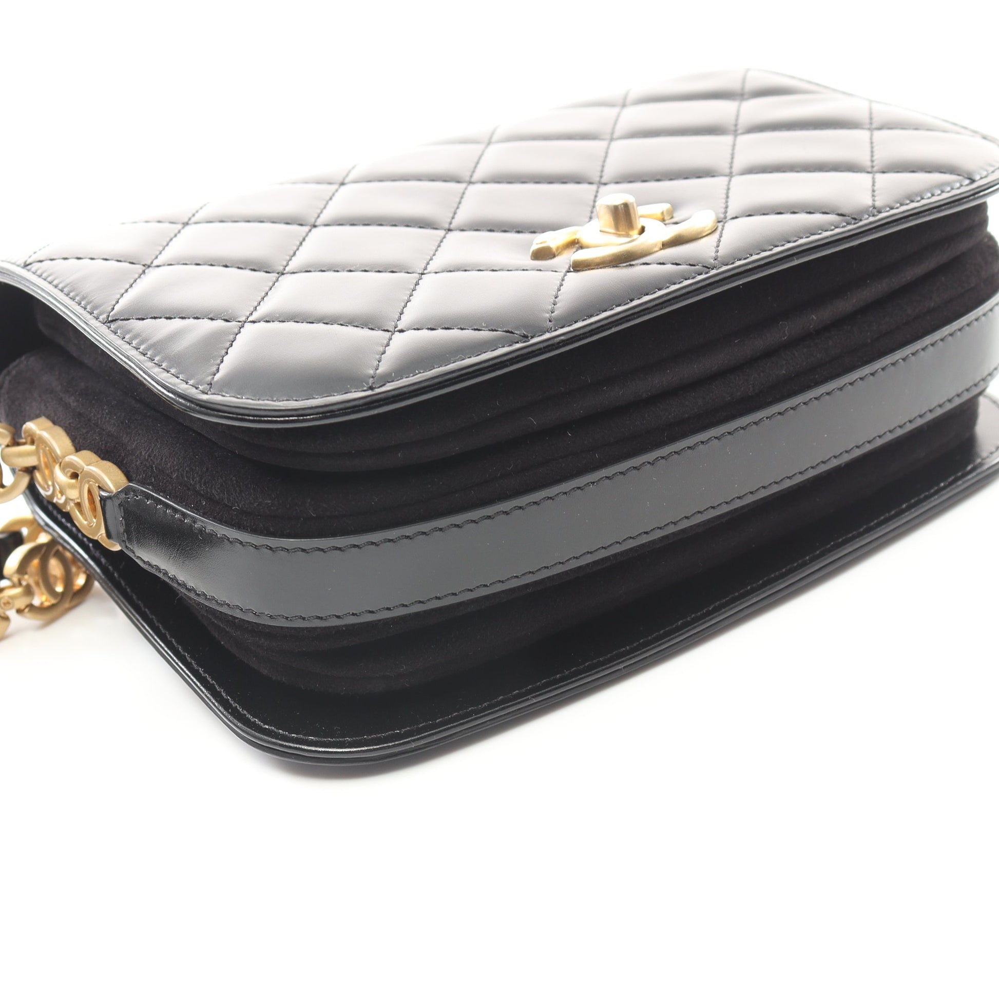 マトラッセ ショルダーバッグ レザー スエード ブラック ゴールド金具 シャネル バッグ CHANEL