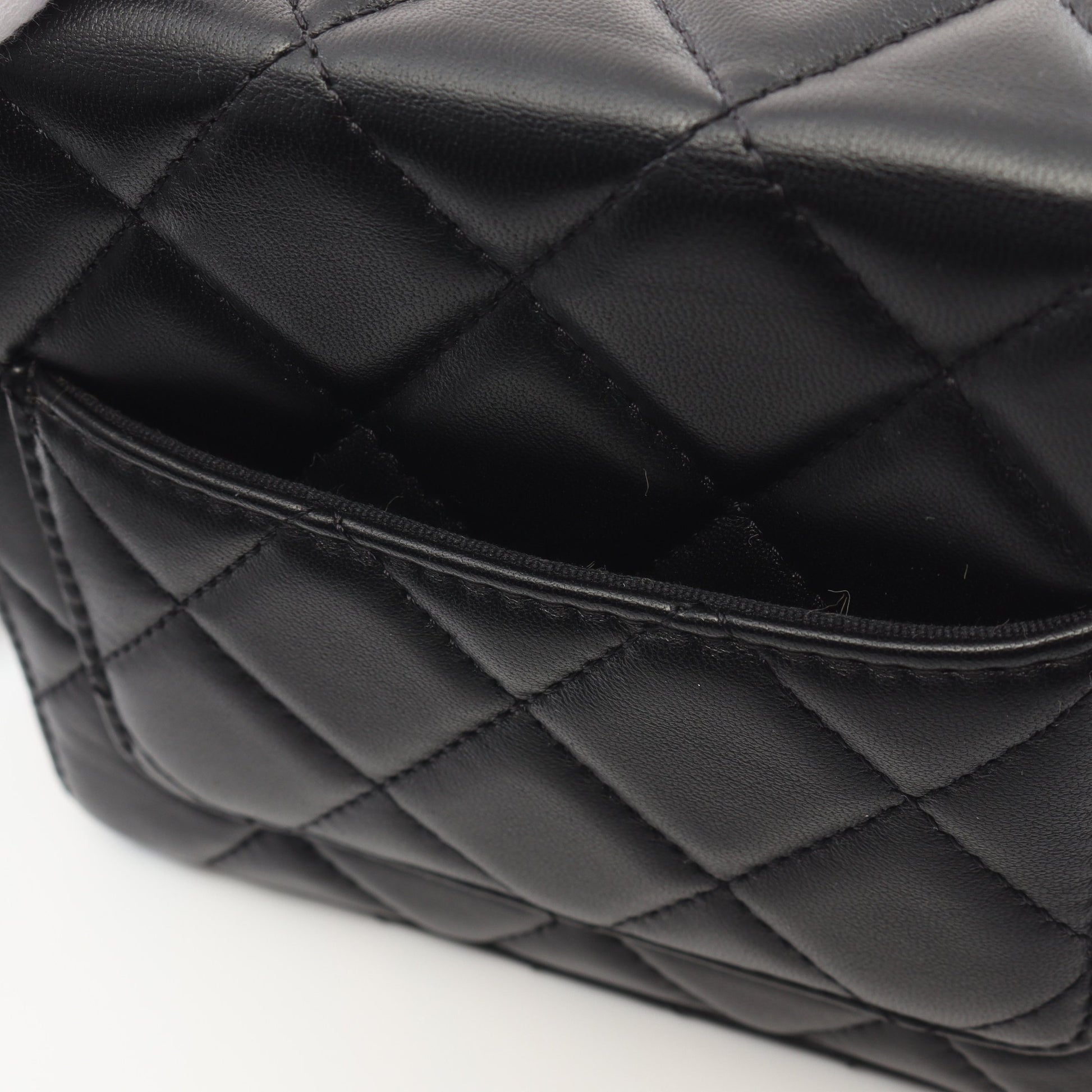 マトラッセ バニティバッグ チェーンショルダーバッグ ラムスキン ブラック ゴールド金具 シャネル バッグ CHANEL