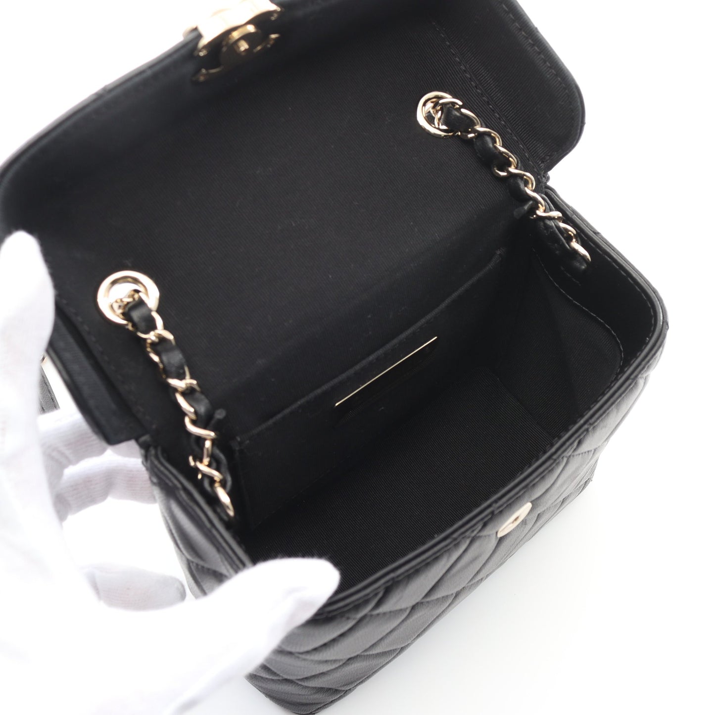 マトラッセ バニティバッグ チェーンショルダーバッグ ラムスキン ブラック ゴールド金具 シャネル バッグ CHANEL