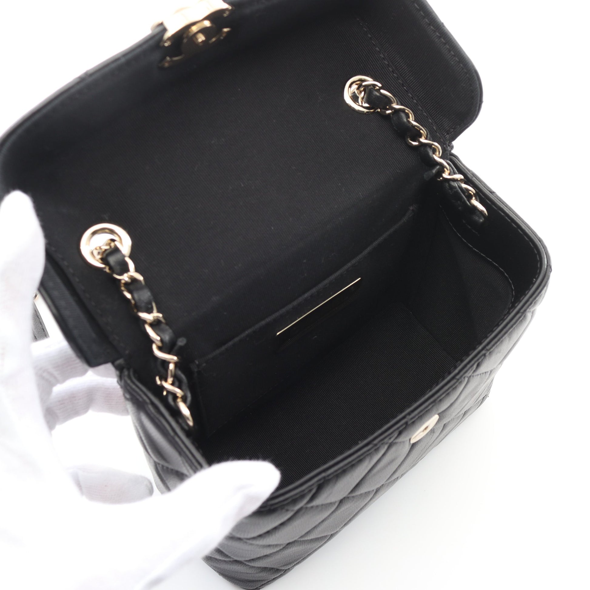 マトラッセ バニティバッグ チェーンショルダーバッグ ラムスキン ブラック ゴールド金具 シャネル バッグ CHANEL