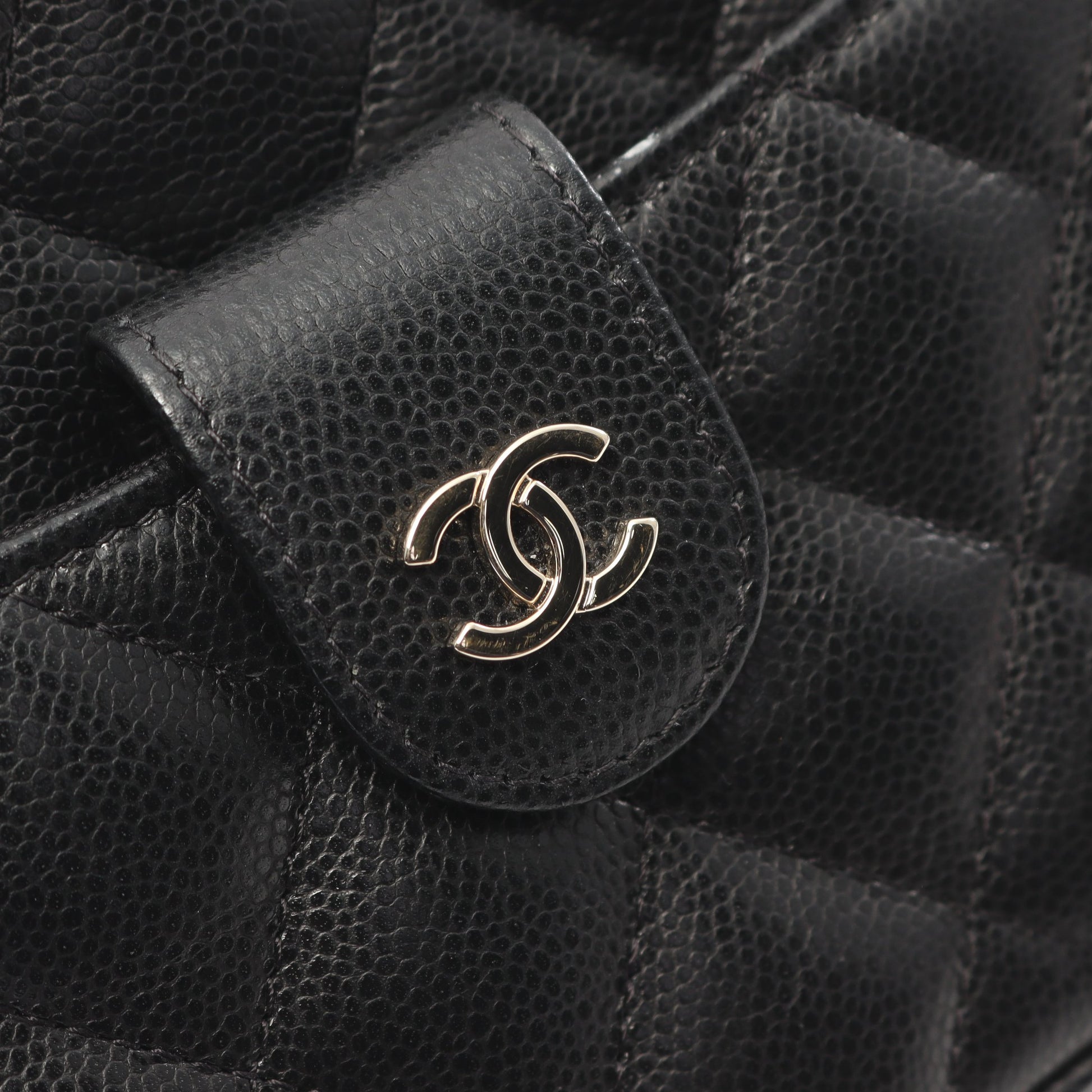マトラッセ カメラバッグ チェーンショルダーバッグ キャビアスキン ブラック ゴールド金具 シャネル バッグ CHANEL