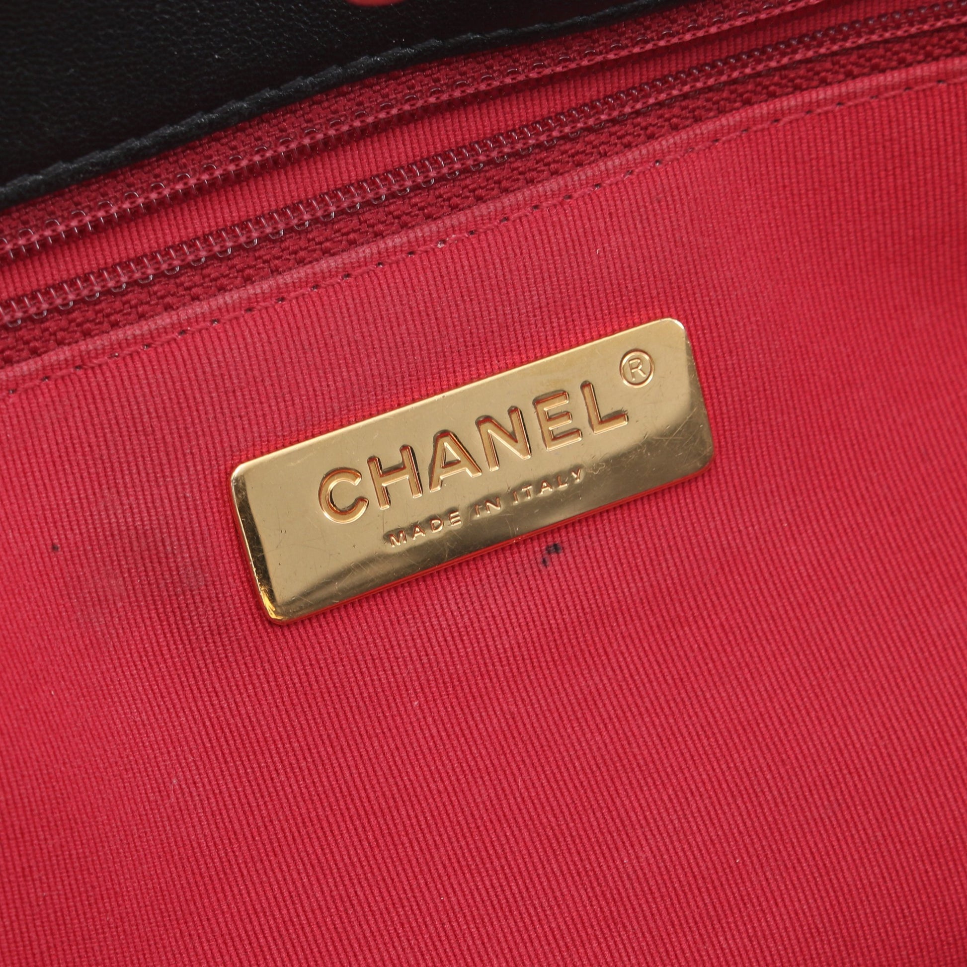CHANEL19 マトラッセ チェーンショルダーバッグ チェーントートバッグ ラムスキン ブラック コンビ金具 シャネル バッグ CHANEL