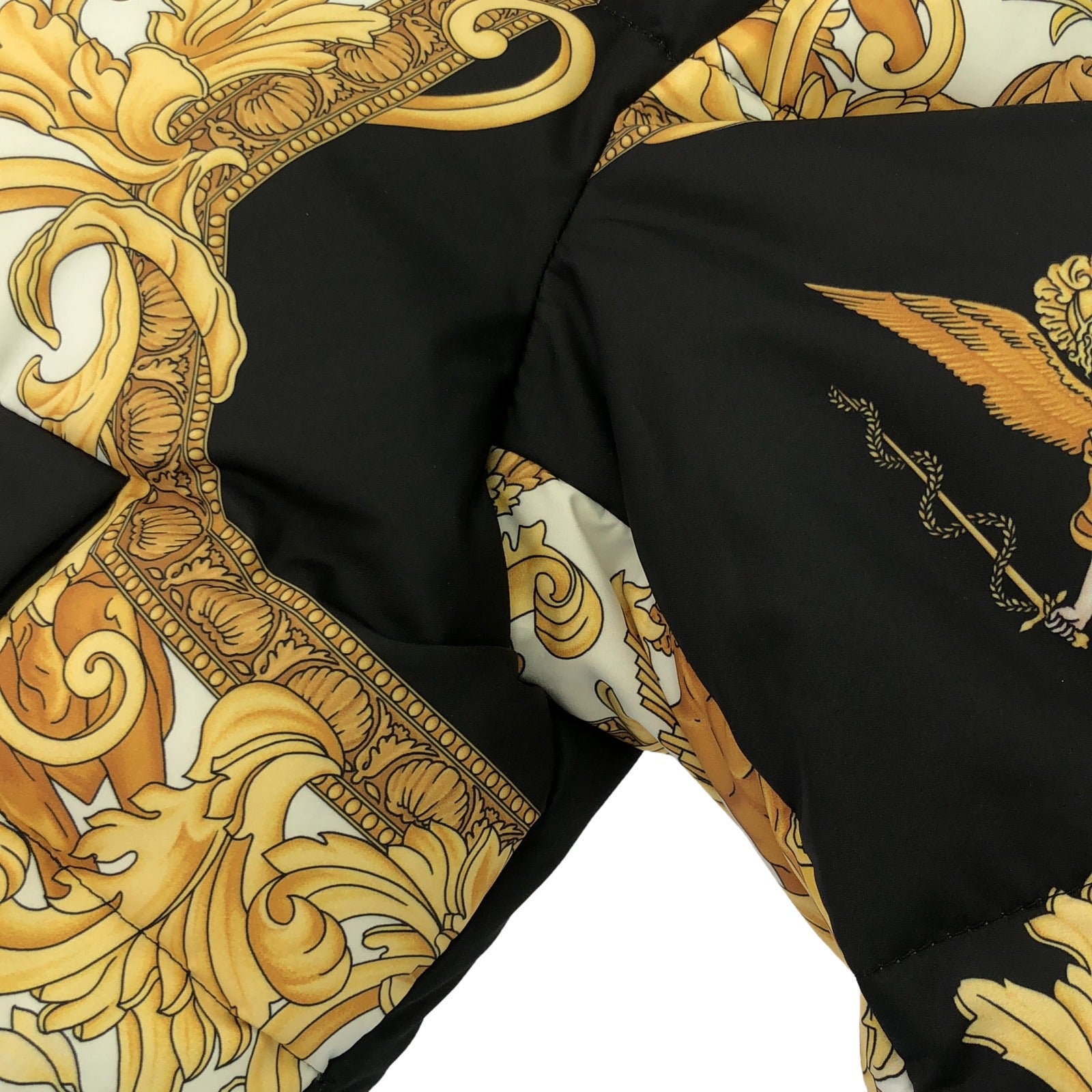 ダウンジャケット ダウンジャケット ブラック ヴェルサーチ – RECLO