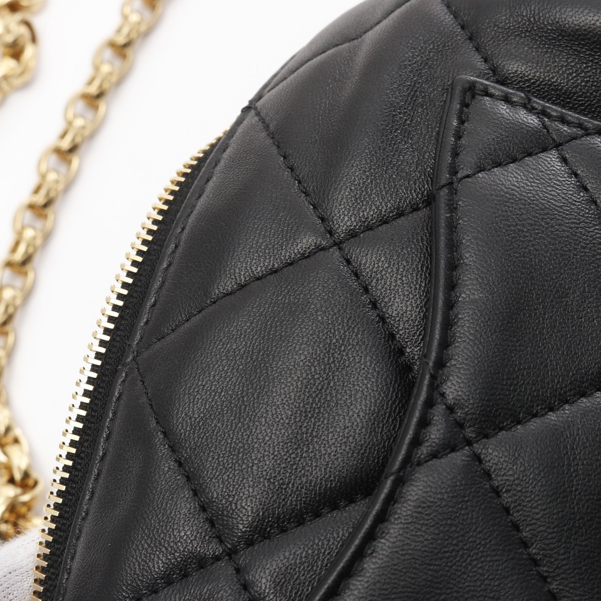 ミニ ボーリング バッグ マトラッセ チェーンショルダーバッグ ラムスキン ブラック ゴールド金具 シャネル バッグ CHANEL