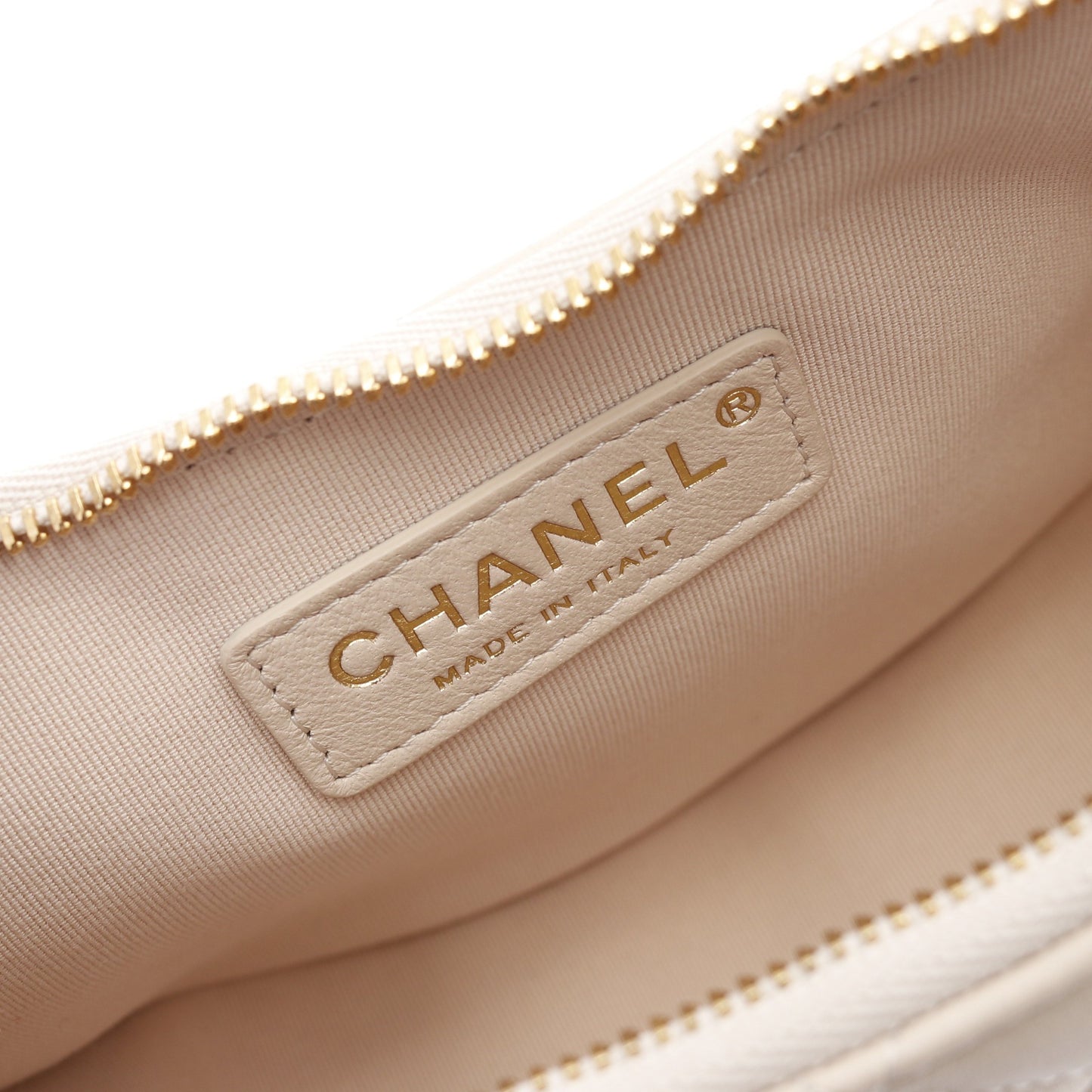 マトラッセ スモールホーボー チェーンショルダーバッグ ラムスキン ライトベージュ ゴールド金具 シャネル バッグ CHANEL