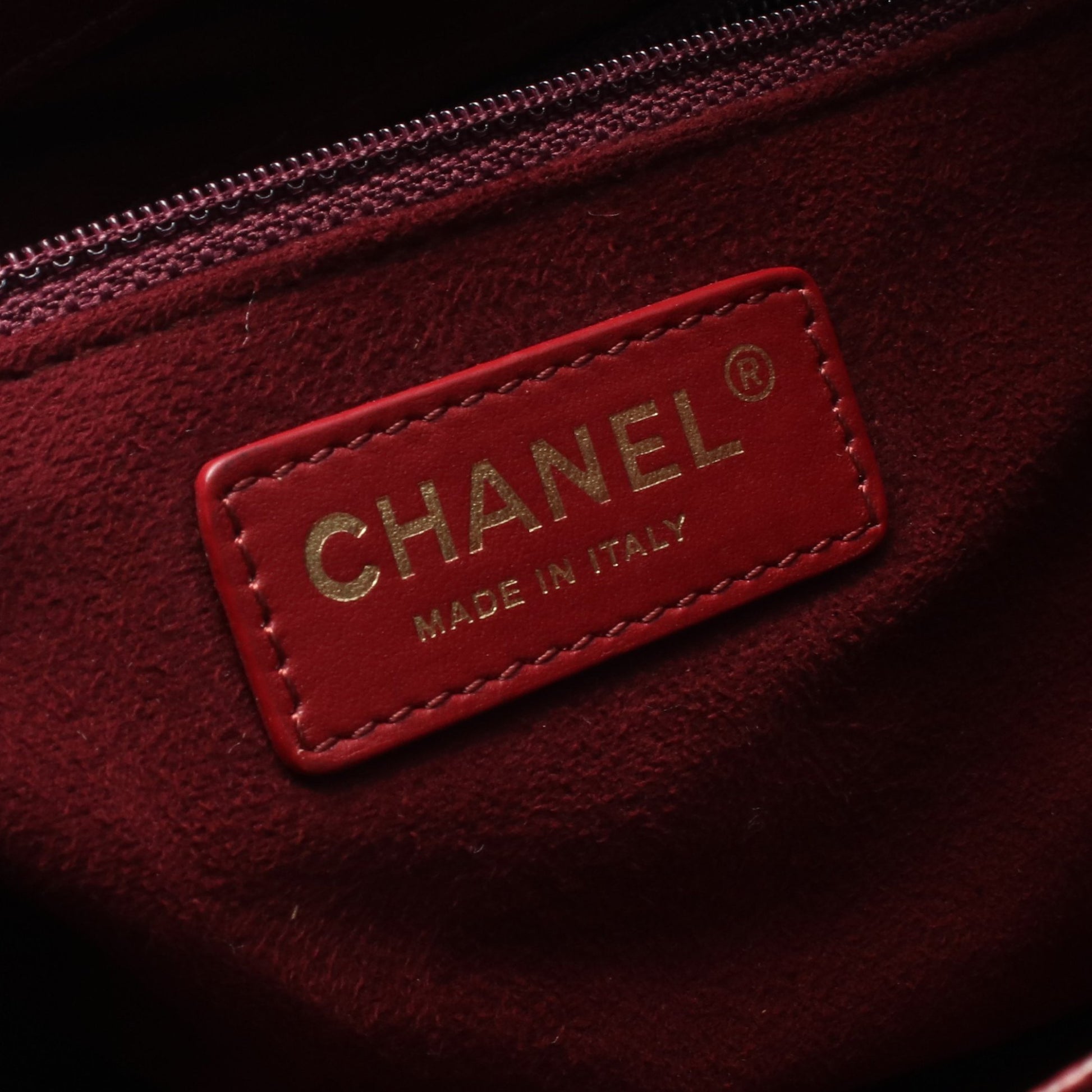 ドーヴィル チェーンショルダーバッグ キャビアスキン ボルドー ゴールド金具 スタッズ 巾着 シャネル バッグ CHANEL