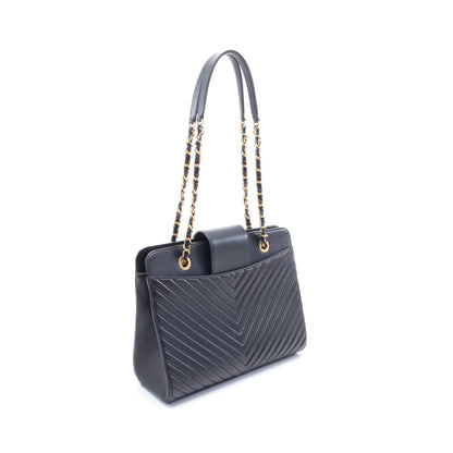 シェブロン Vステッチ チェーンショルダーバッグ レザー ネイビー ゴールド金具 シャネル バッグ CHANEL