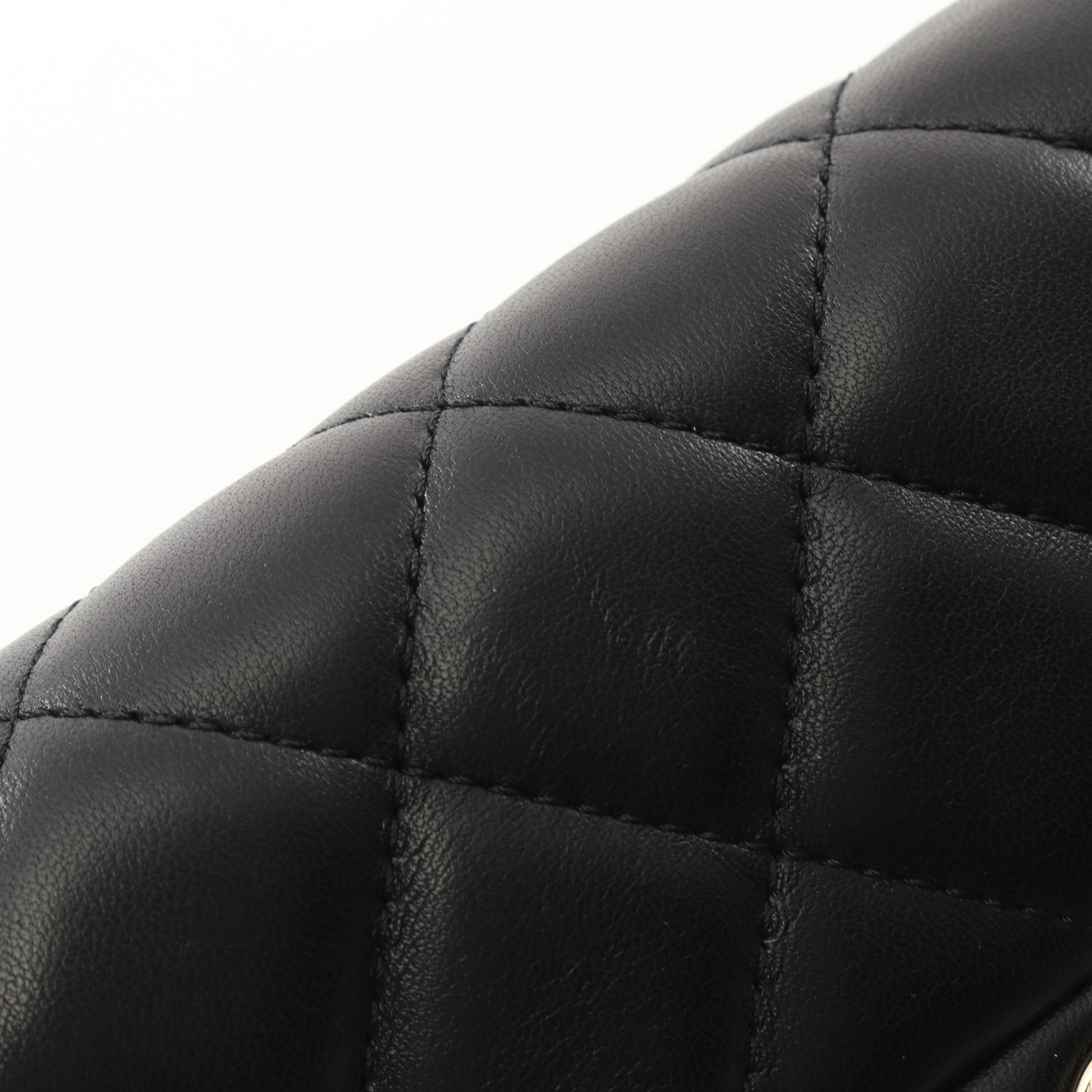 マトラッセ スモールフラップ パール チェーンショルダーバッグ ラムスキン ブラック ゴールド金具 シャネル バッグ CHANEL