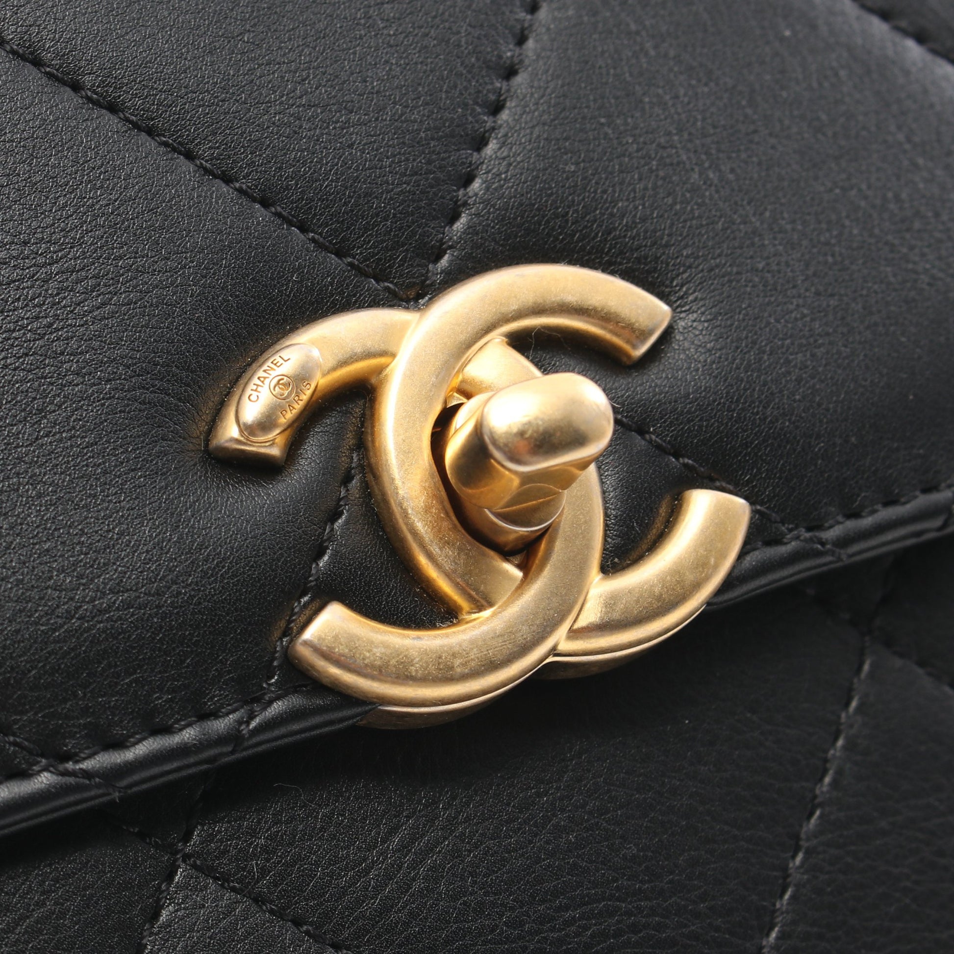 マトラッセ スモール フラップ チェーンショルダーバッグ ラムスキン ブラック ゴールド金具 シャネル バッグ CHANEL