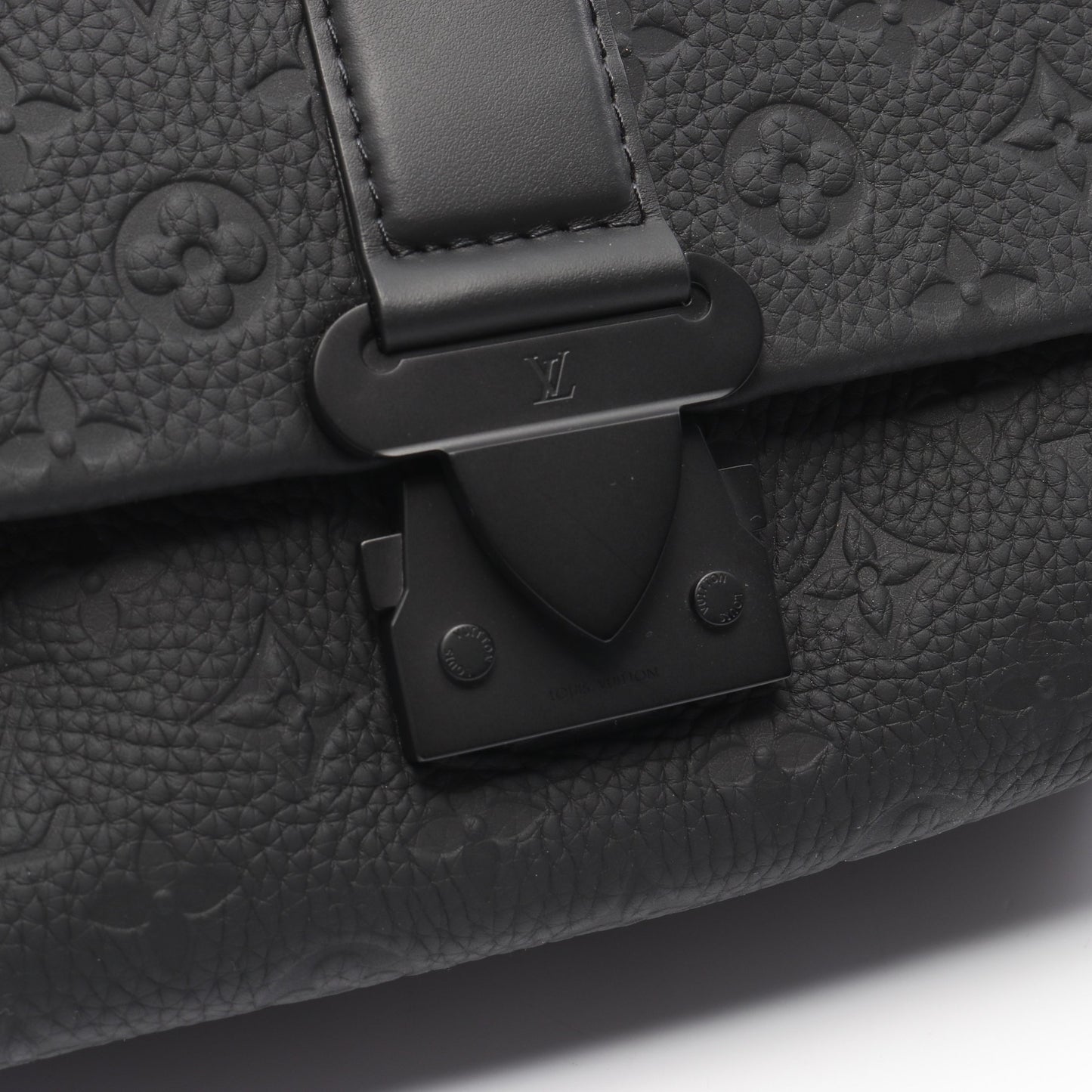 Sケープ メッセンジャー モノグラムトリヨン ショルダーバッグ レザー ブラック ルイヴィトン バッグ LOUIS VUITTON