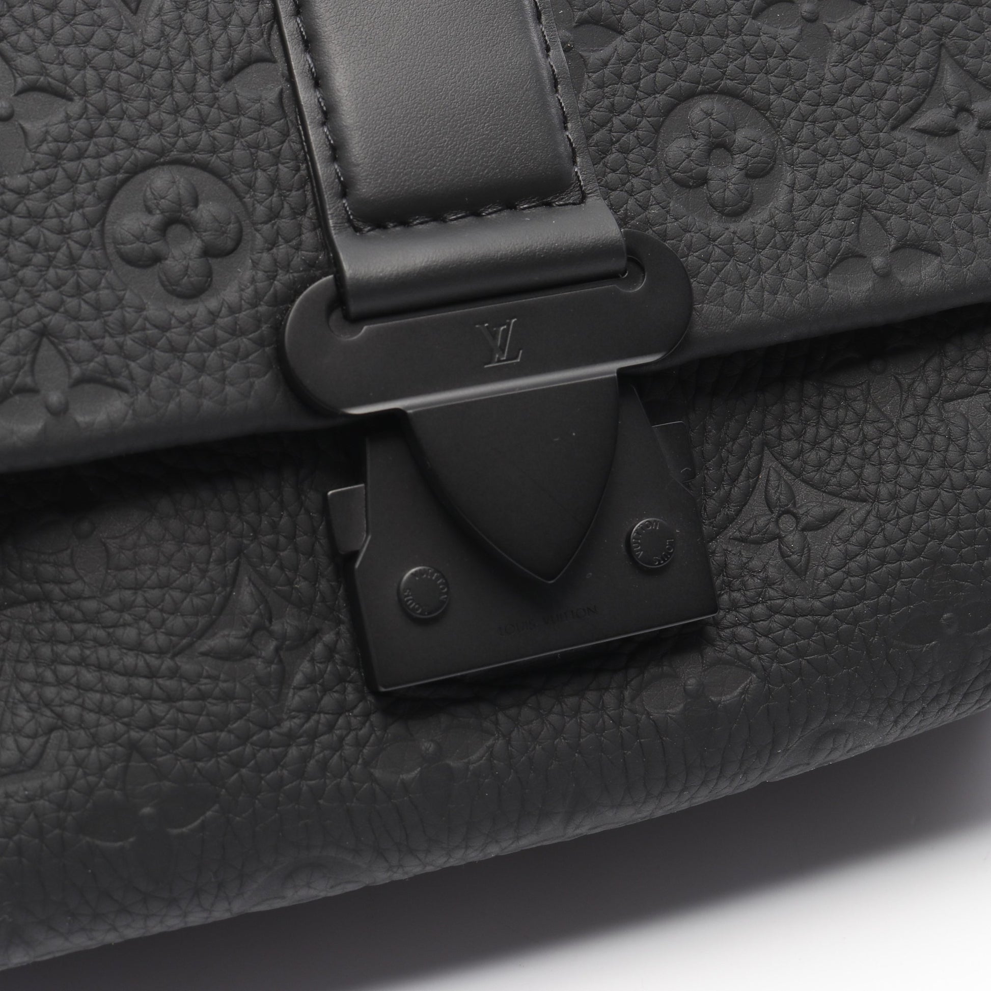 Sケープ メッセンジャー モノグラムトリヨン ショルダーバッグ レザー ブラック ルイヴィトン バッグ LOUIS VUITTON