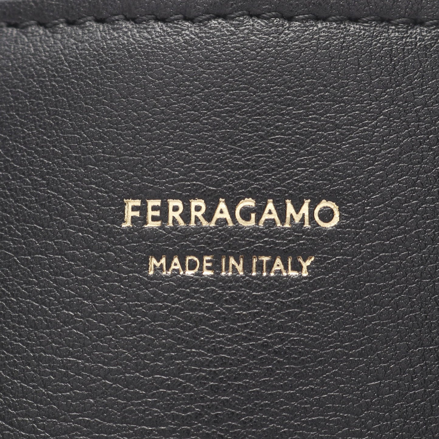 HUG ハグ ガンチーニ ワンショルダーバッグ レザー ブラック サルヴァトーレフェラガモ バッグ Salvatore Ferragamo