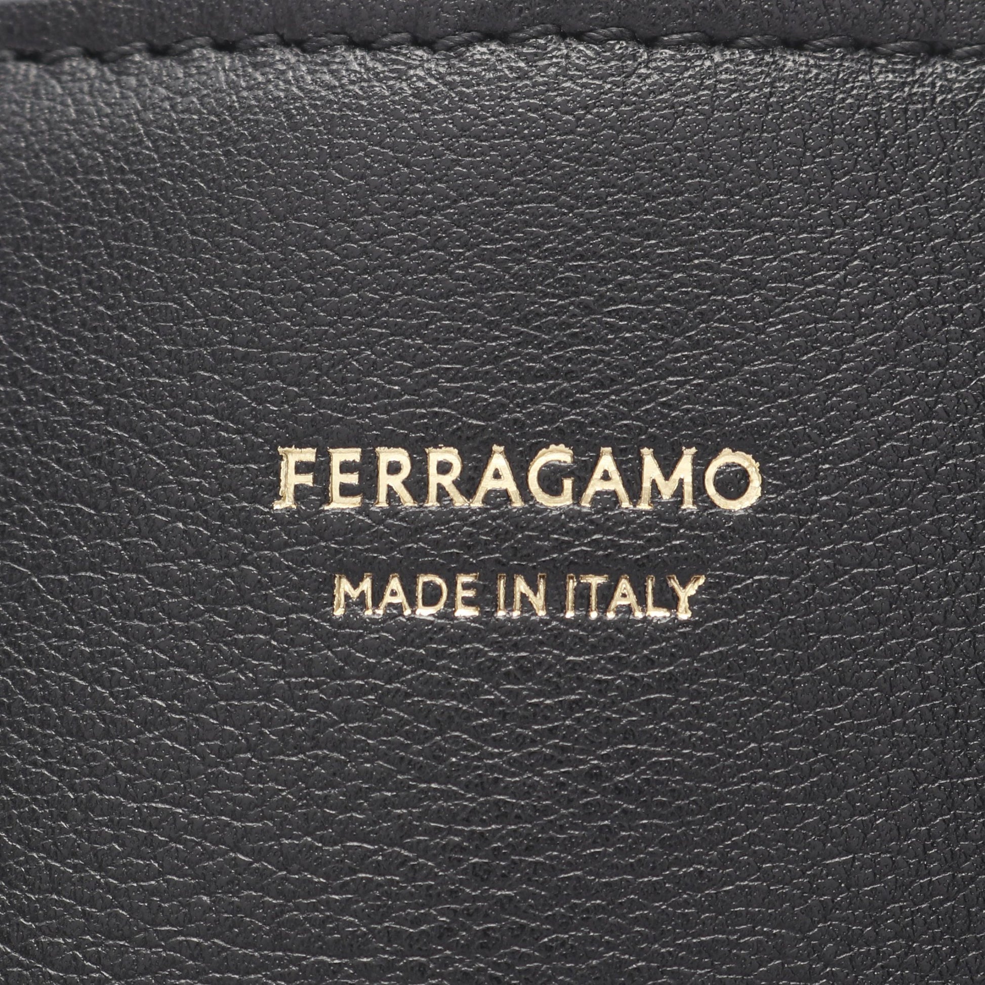 HUG ハグ ガンチーニ ワンショルダーバッグ レザー ブラック サルヴァトーレフェラガモ バッグ Salvatore Ferragamo