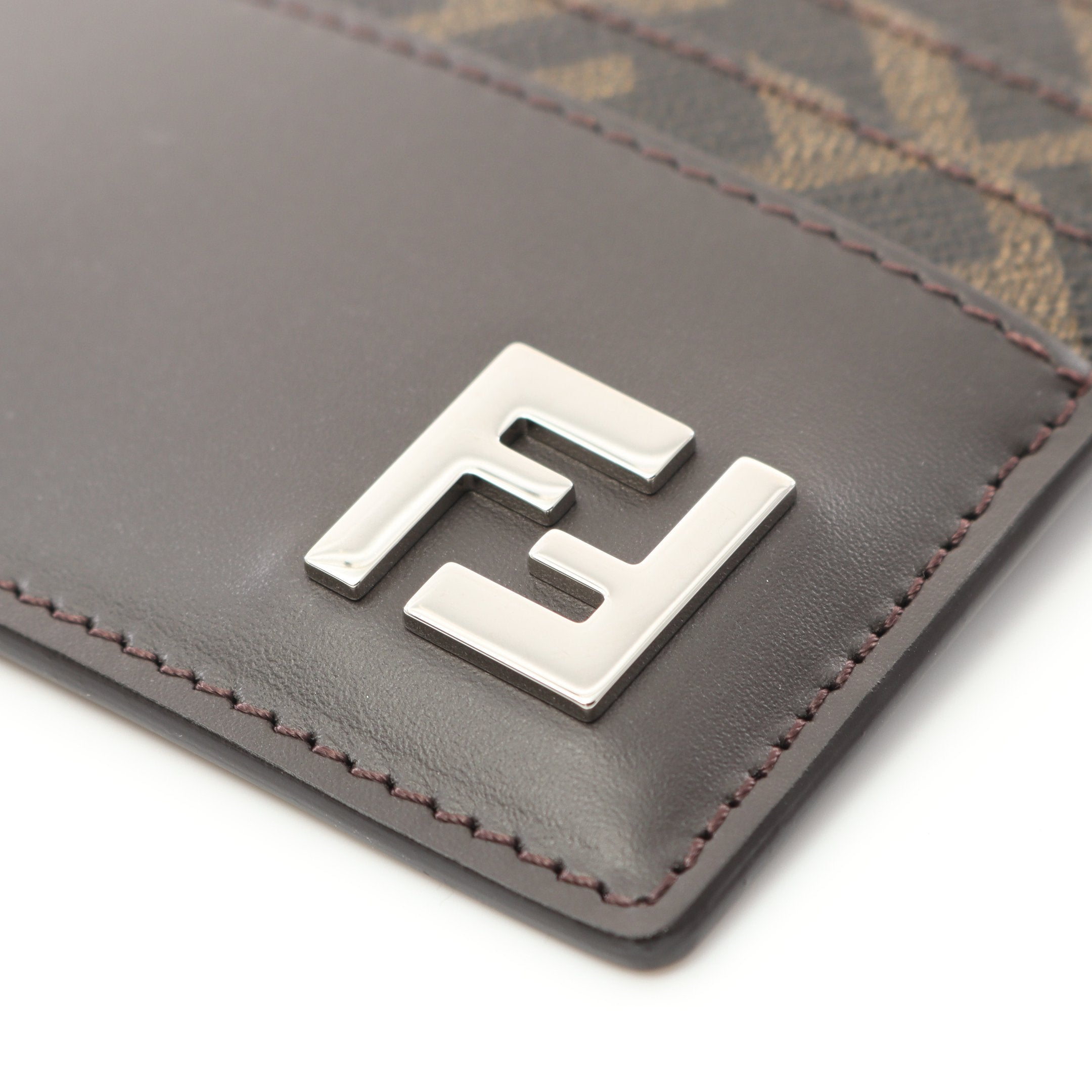 FENDIカードケース★新品未使用 FENDI（フェンディ） カードケース ピーカブーカードケース 8M0489