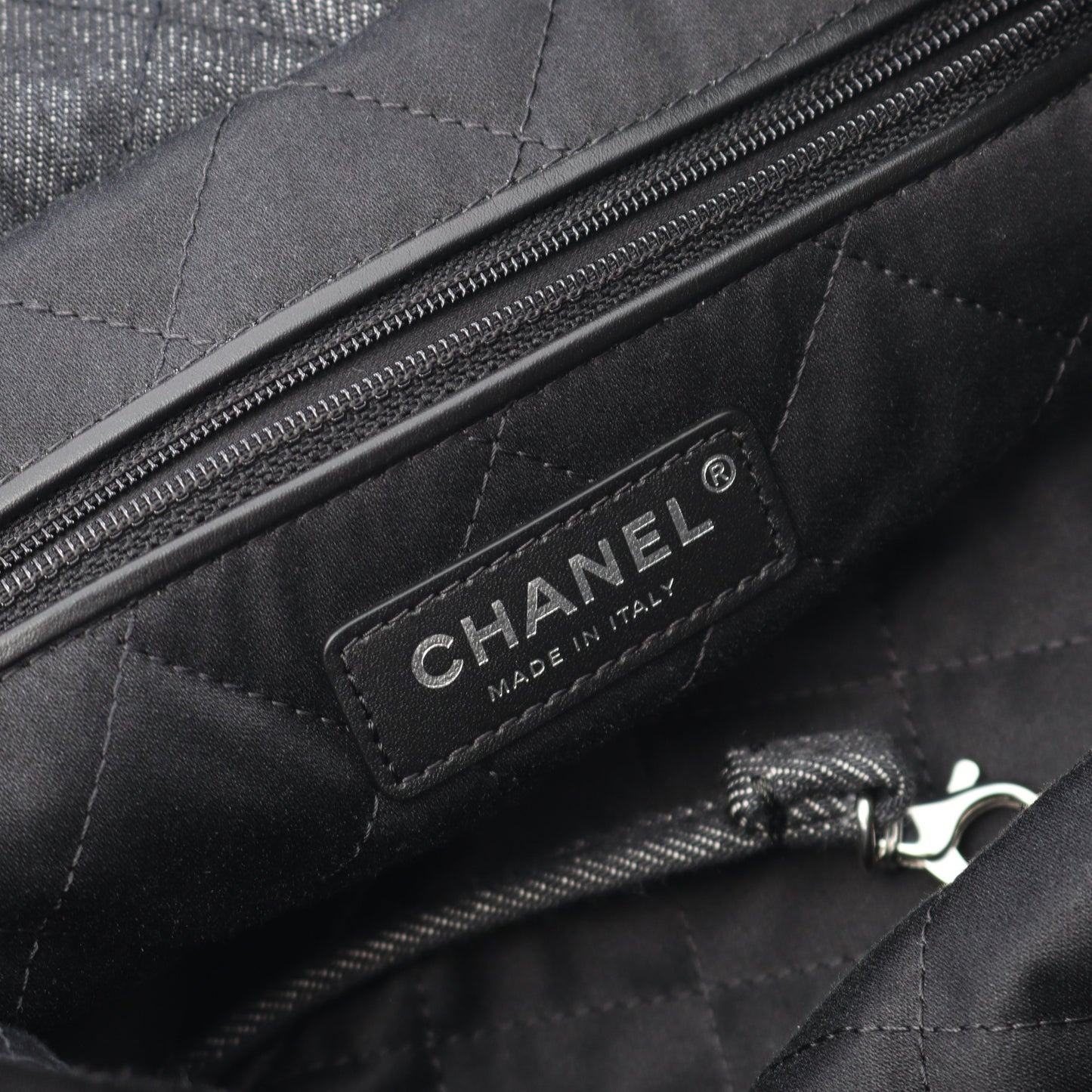 シャネル22 チェーンショルダーバッグ チェーントートバッグ デニム ブラック シルバー金具 シャネル バッグ CHANEL