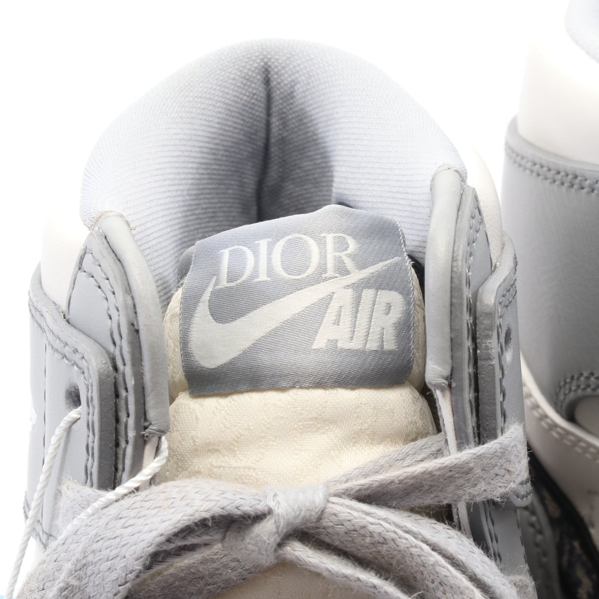 DIOR × NIKE Air Jordan 1 High ハイカットスニーカー レザー キャンバス グレー ホワイト ネイビー ディオール シューズ DIOR